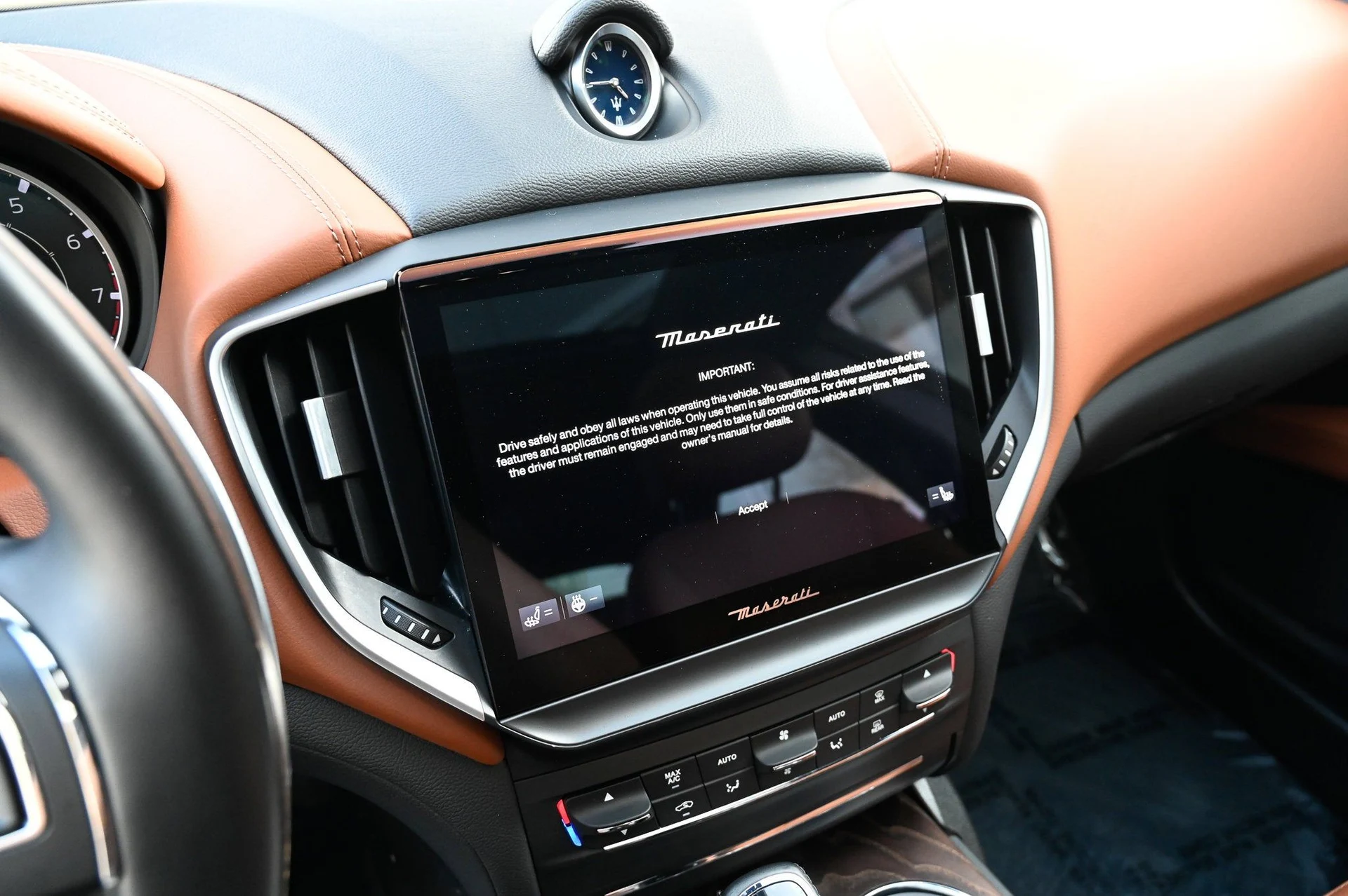 mph027_218675224_08aba511a1484ca7895e29d33880e83f_2793616aae