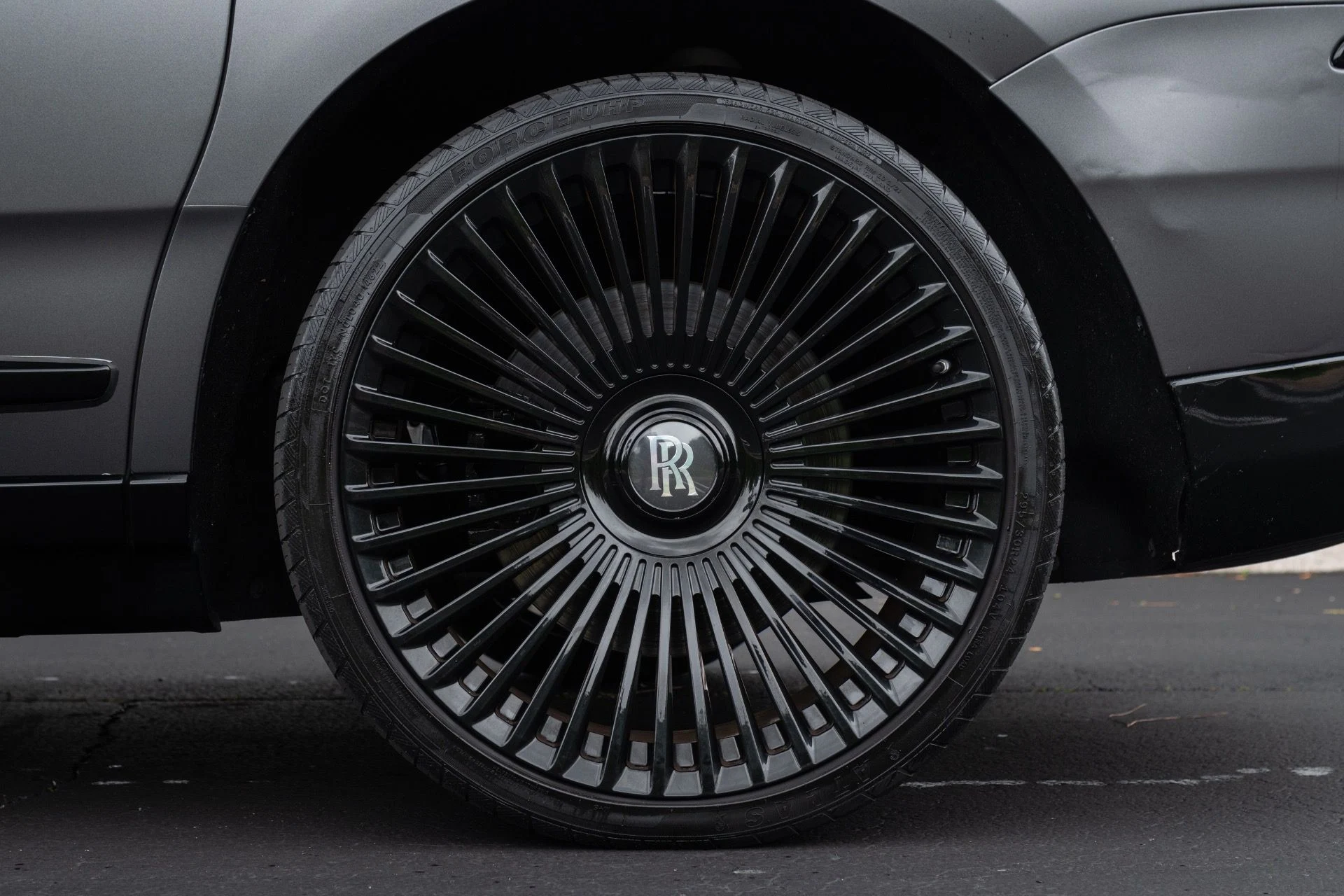 mph027_2186799223_Used_2020_Rolls_Royce_Cullinan_1775753700_b5f50261da