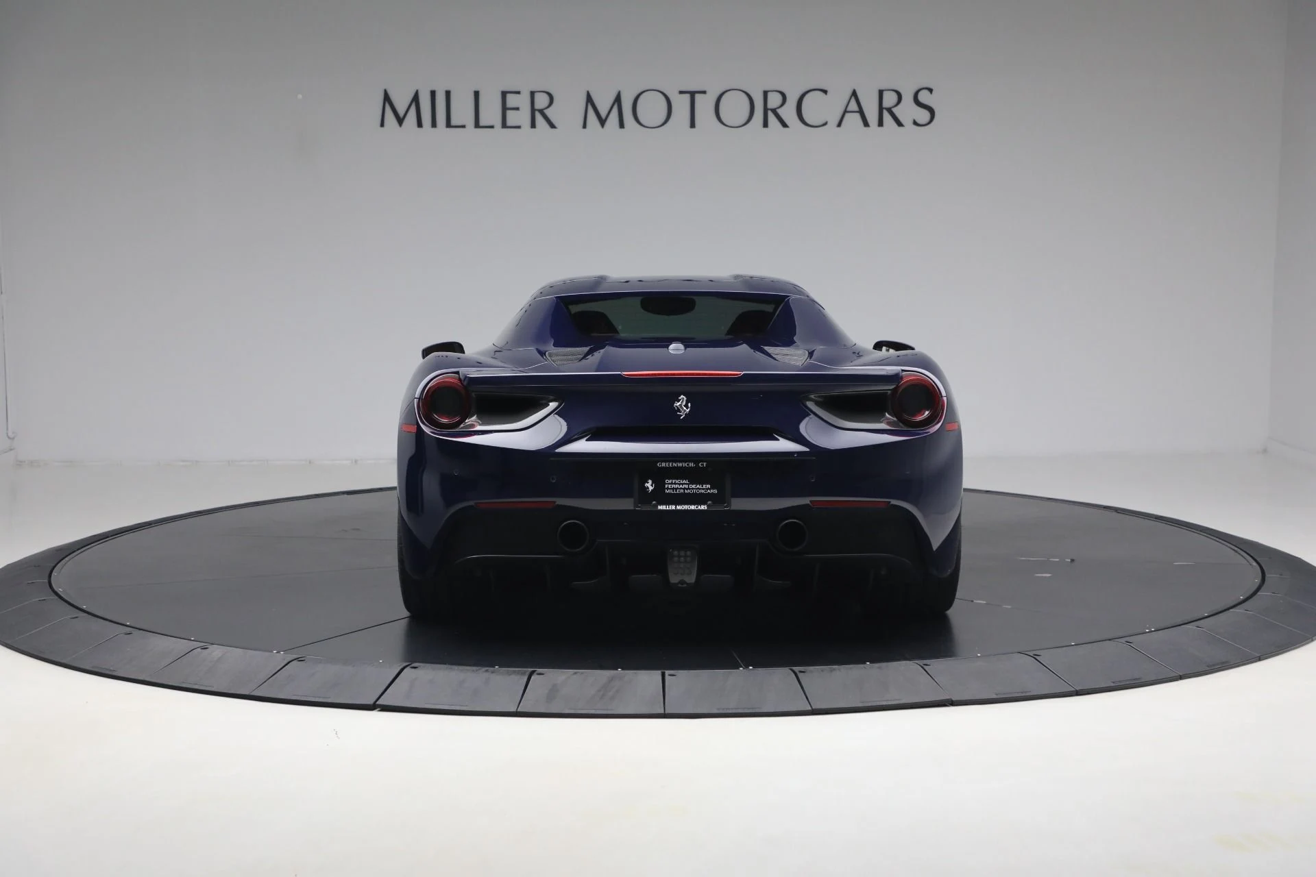 mph027_2189749804_Used_2017_Ferrari_488_Spider_1781020224_ac8fc340cc