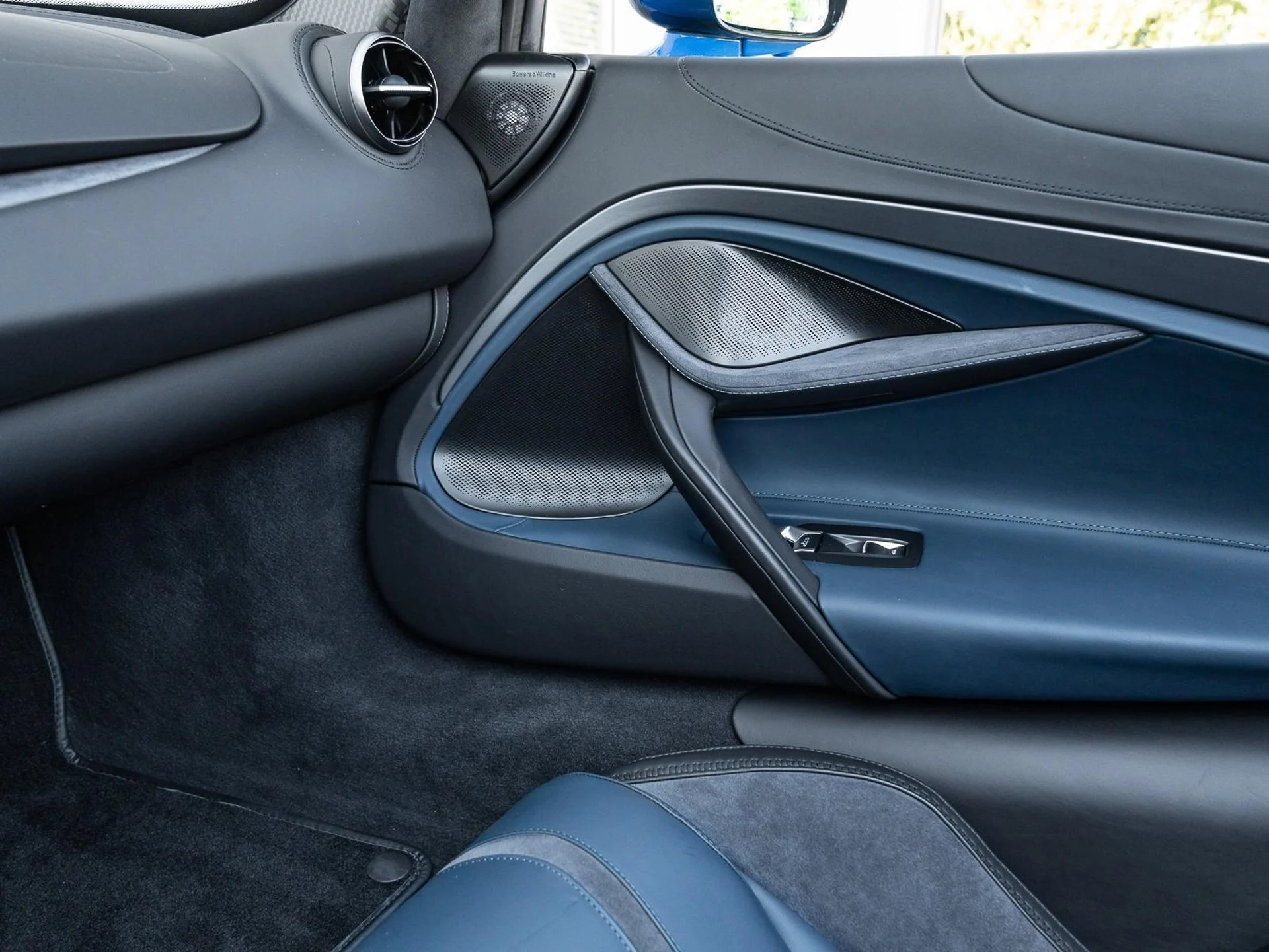 mph027_2194095742_Used_2024_Mc_Laren_750_S_1764191166_7714e5a27a