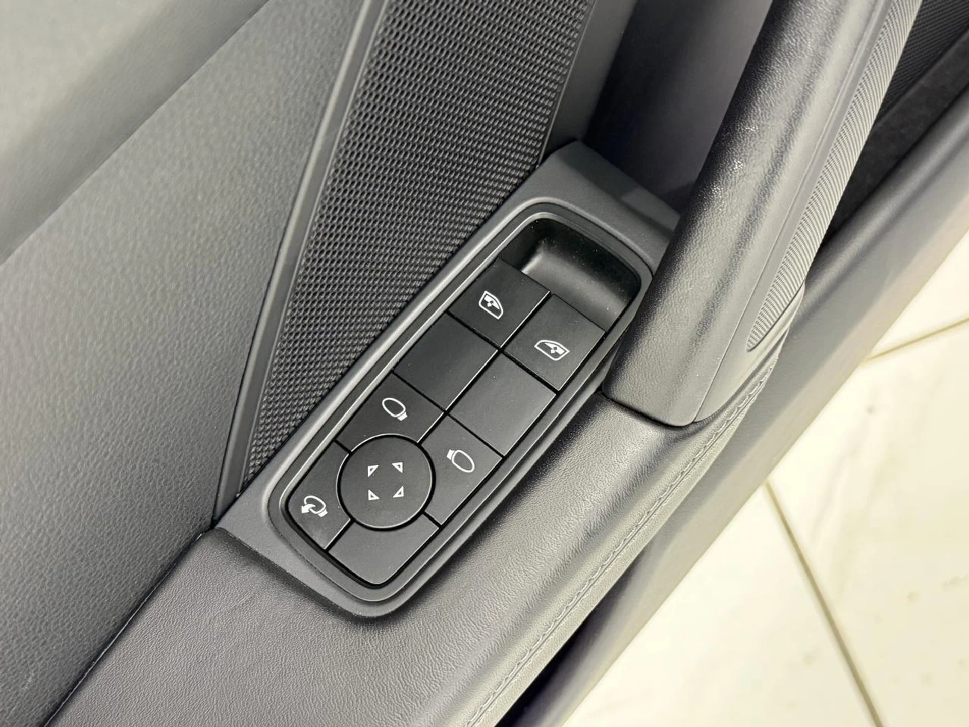 mph027_2197990575_17bf5996621a3e0962424d7dc193a178_a456f004c4