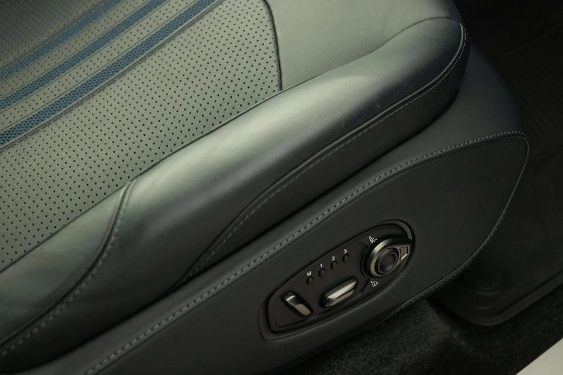 mph027_2201873608_KM_g_Pfmp96wx_N_Yyqzy93_Wg_J5_K0_745fe766d5