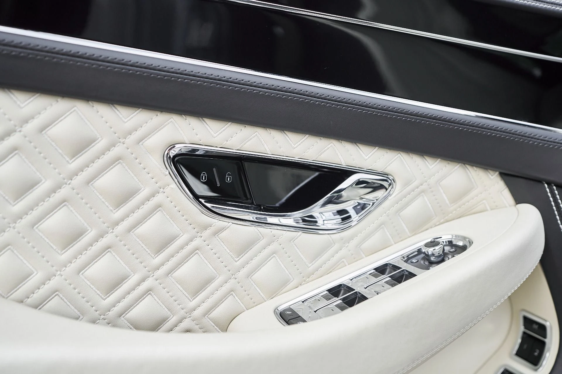 mph027_2202677469_Used_2021_Bentley_Continental_GT_V8_1764018704_80f72e7b5b