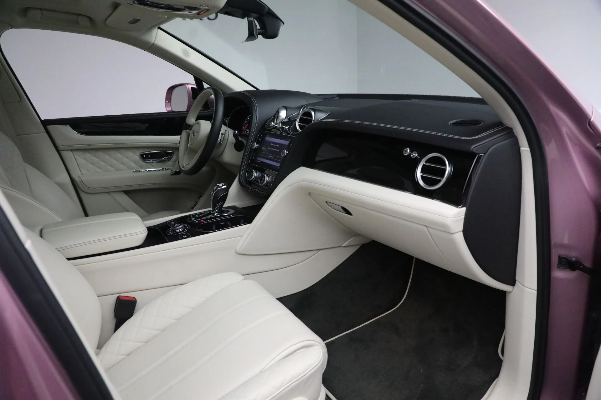 mph027_2202842417_Used_2019_Bentley_Bentayga_V8_1721831801_6a69efcb65