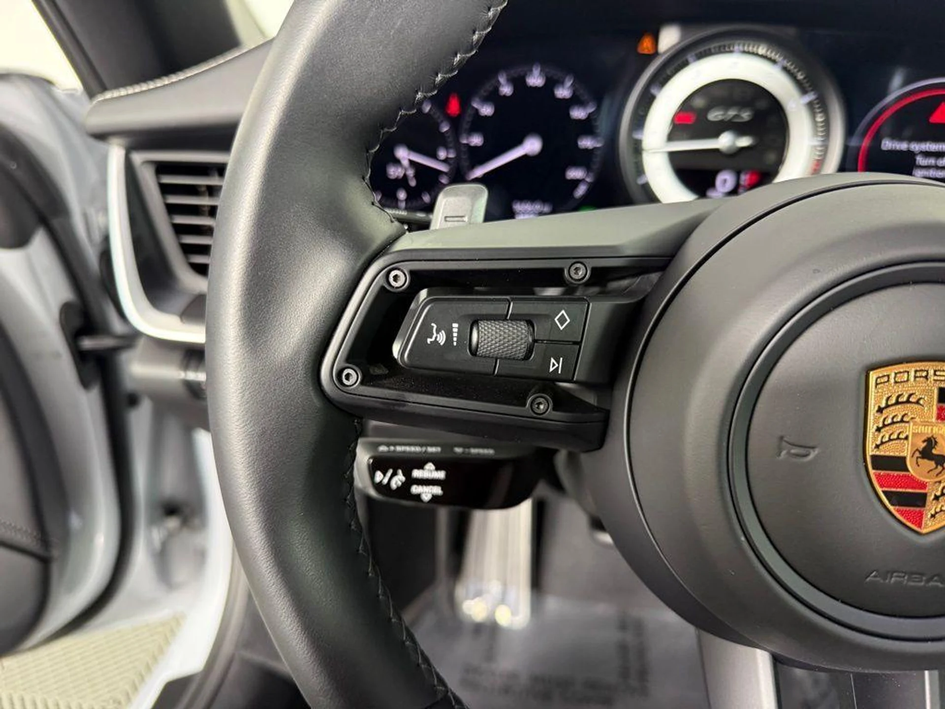 mph027_2207581111_Hax_Dr_Xu14c_Jw86x_BK_Jk_Sz49_V_Os_ace72ccb4d