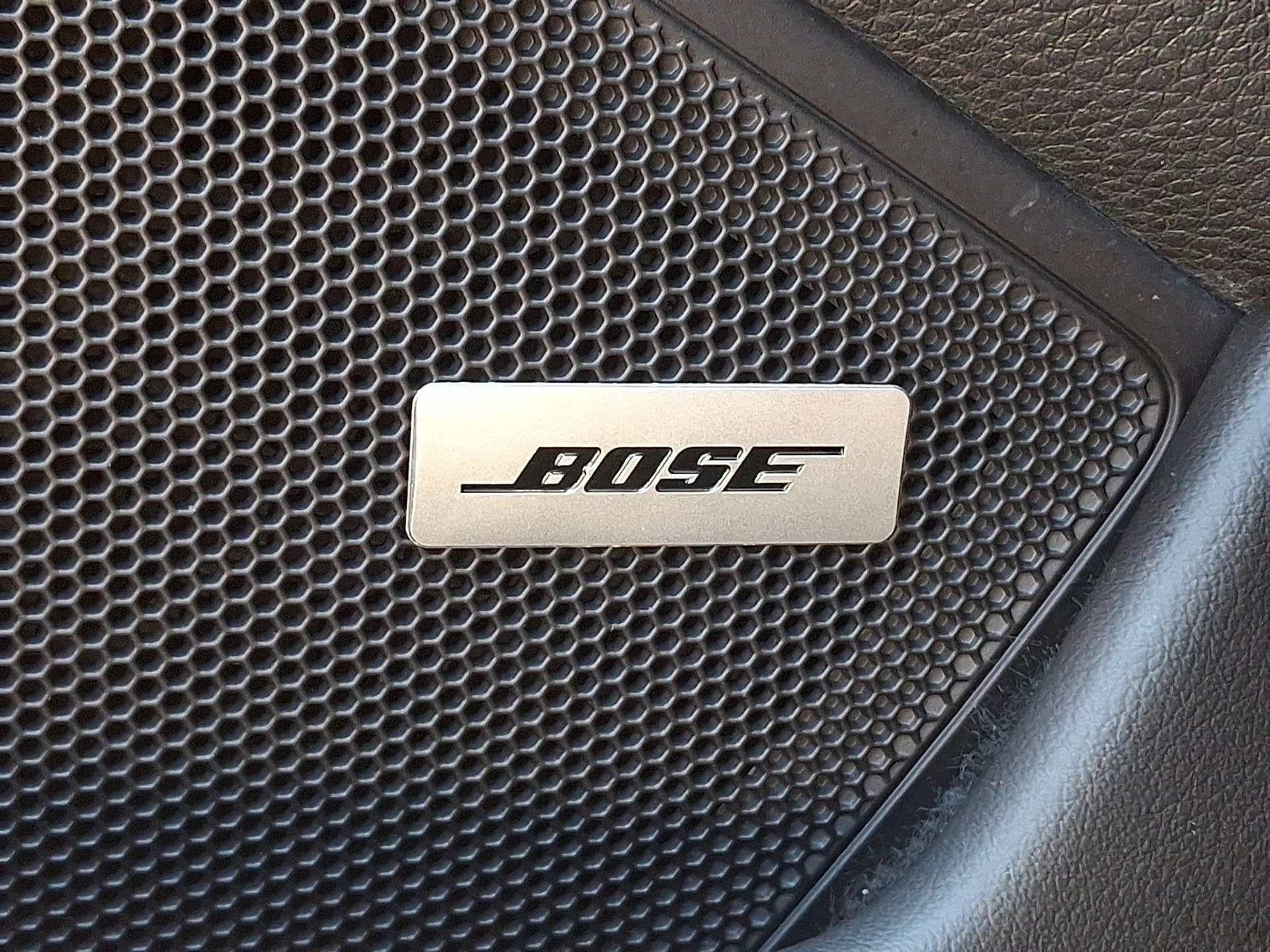 mph027_2210975382_b947e1446c788de017dc63fd699cded6_b9b034b521