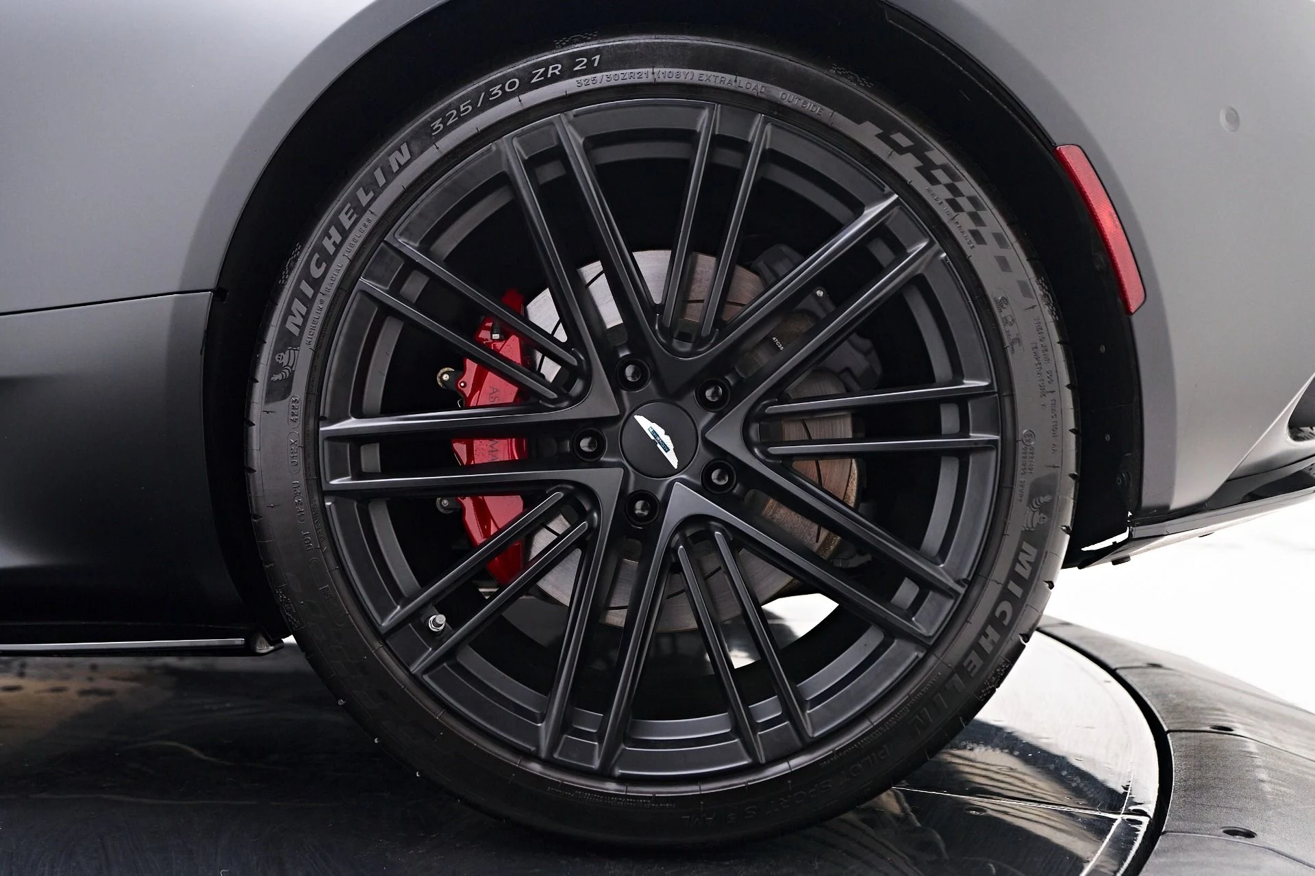 mph027_2212322636_Used_2024_Aston_Martin_DB_12_1752612779_3a9f0f5c26