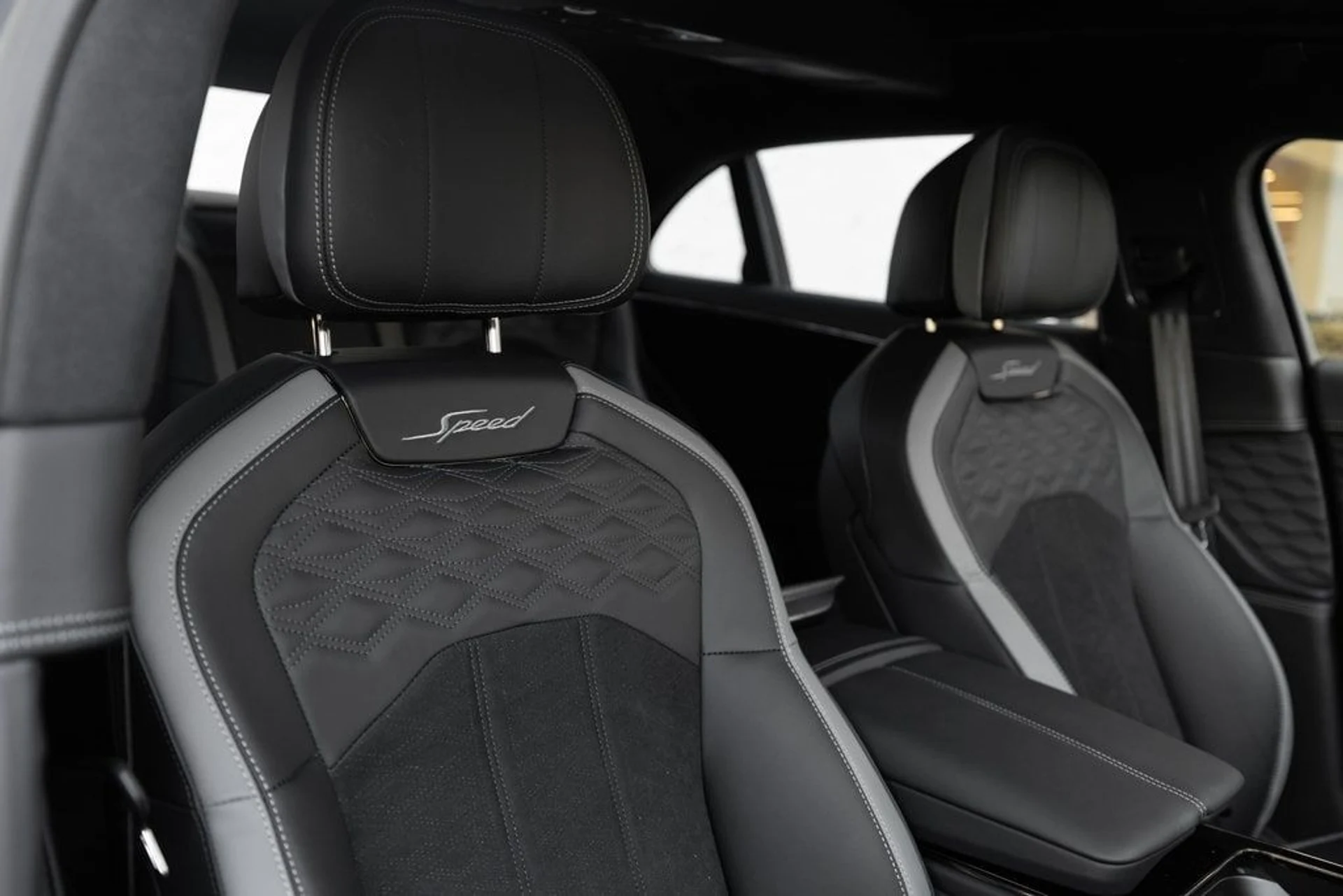 mph027_2212758647_92e982b3ed79455eb897eb7eb88ee817x_fe22e0886a