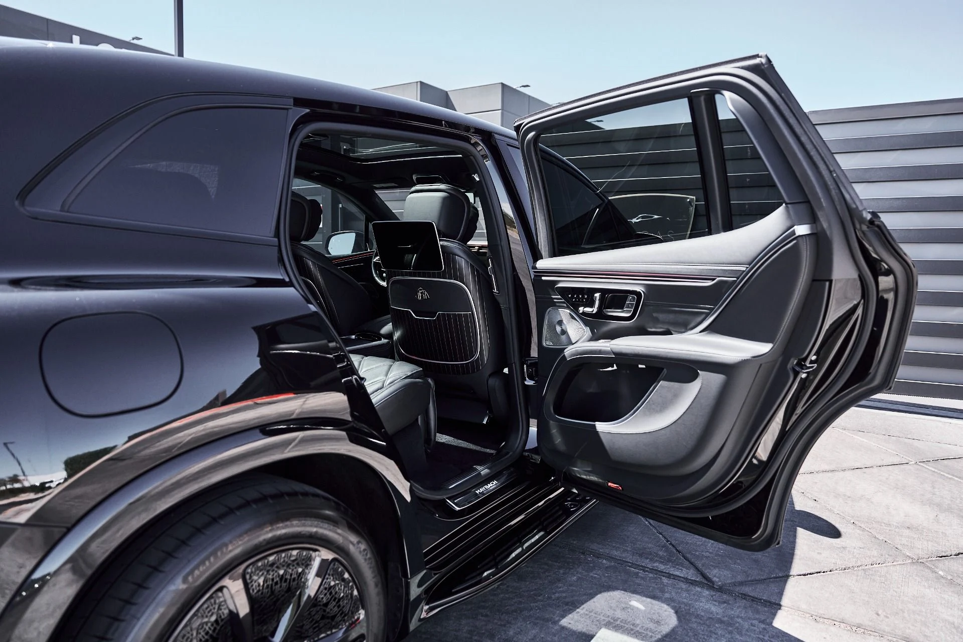 mph027_2212904353_Used_2024_Mercedes_Benz_EQS_Maybach_EQS_680_1775326026_18b9e44494