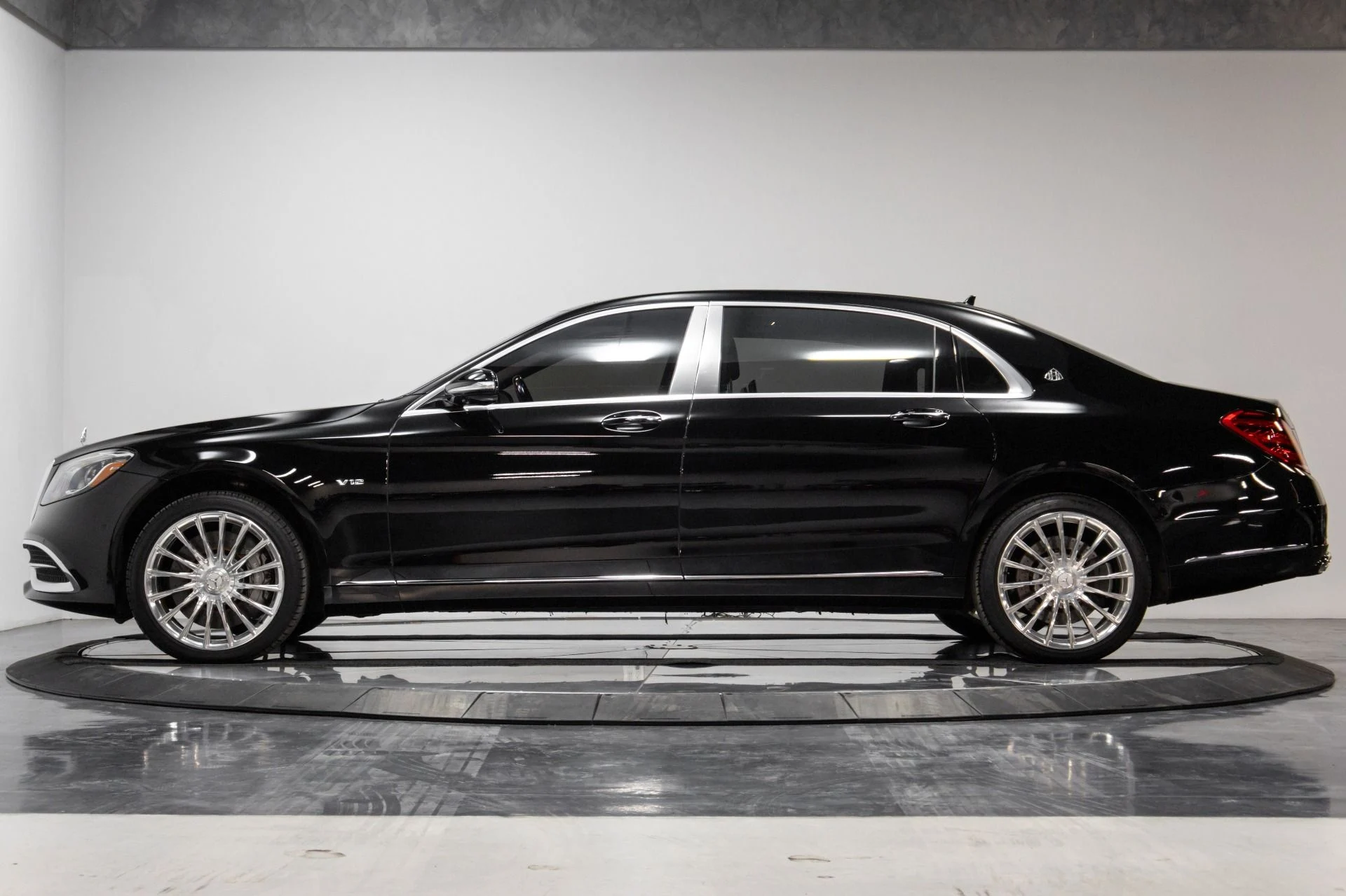 mph027_2212910757_Used_2019_Mercedes_Benz_S_Class_Maybach_S_650_1763220768_80b34590ea