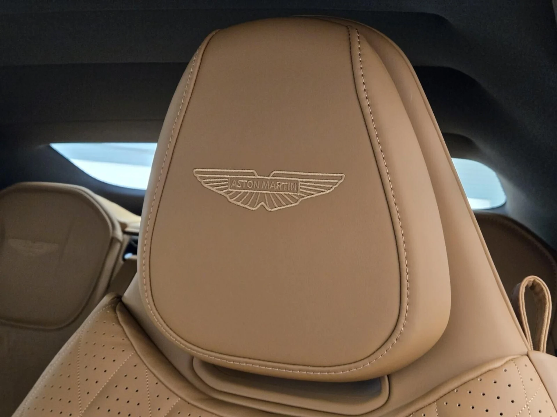 mph027_2212964731_New_2026_Aston_Martin_DB_12_Volante_1756187320_ad2773ccb8