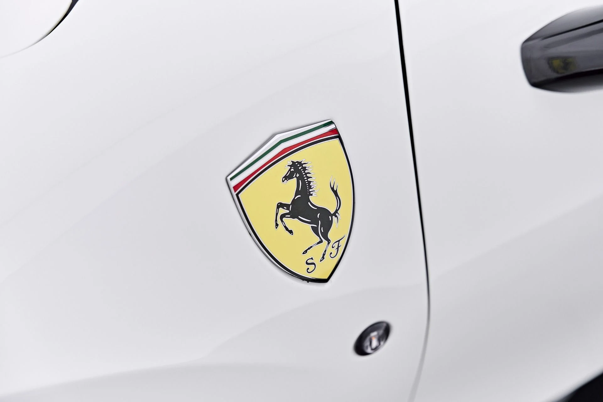 mph027_2213555238_Used_2022_Ferrari_F8_Spider_Base_1784162262_b282e01da1