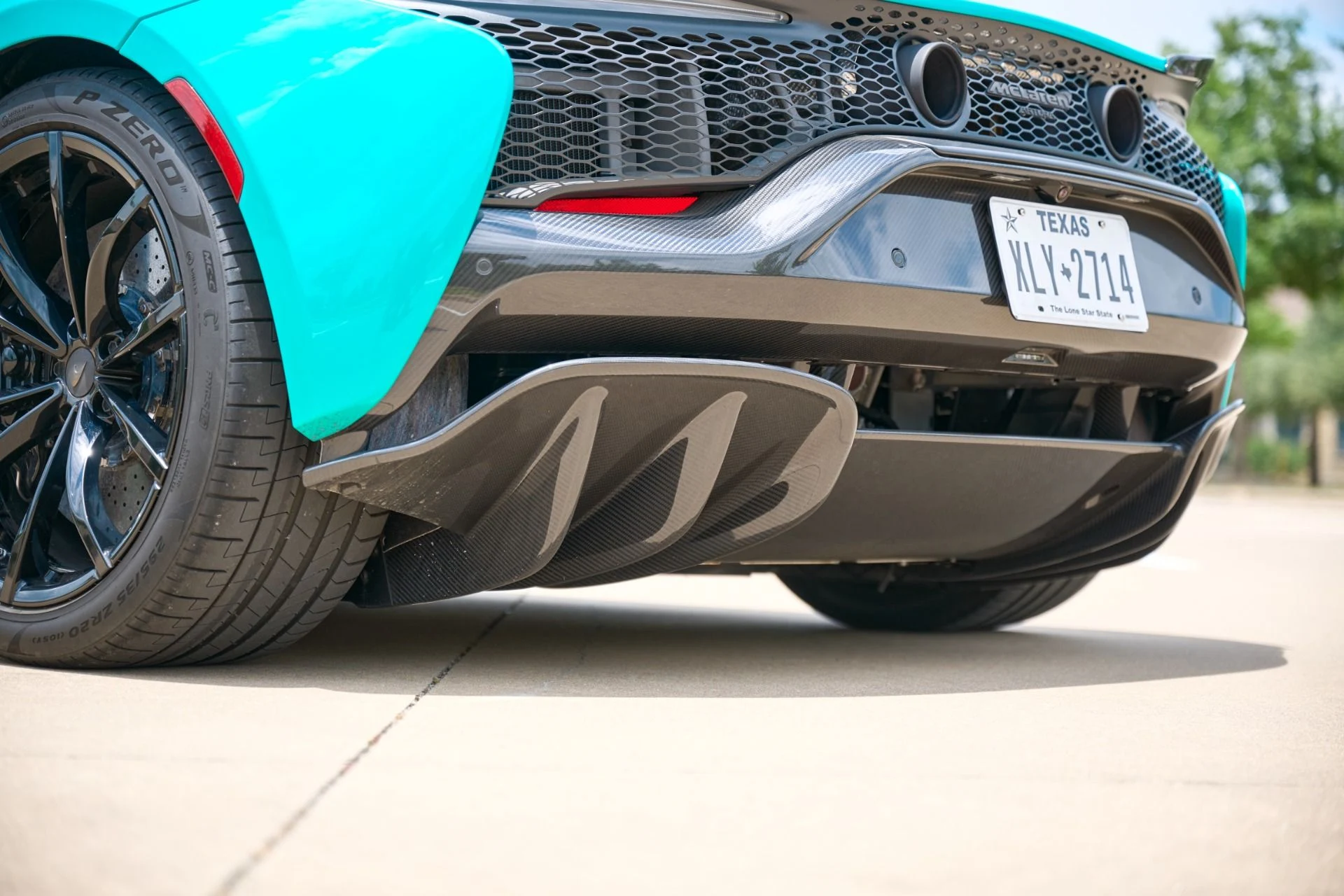 mph027_2218499474_Used_2025_Mc_Laren_Artura_Spider_1779138981_19e2823537