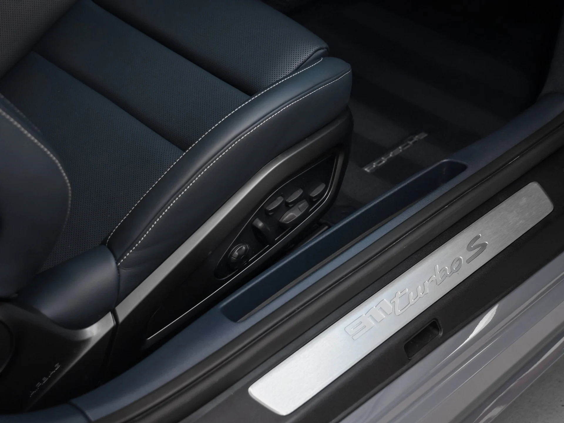 mph027_2218773715_28_de7c78dd90