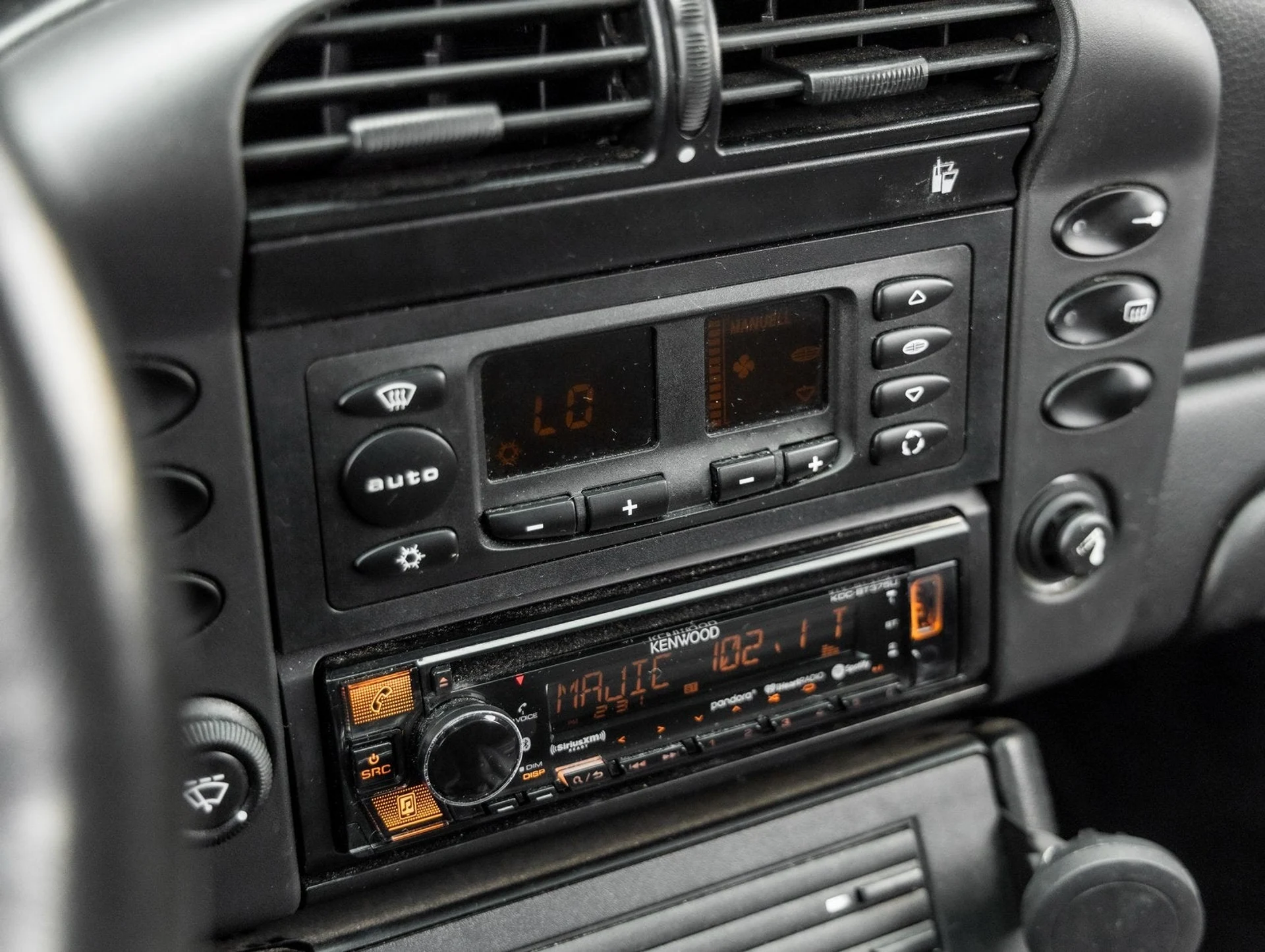 mph027_2226272580_28_33e1aed0e5