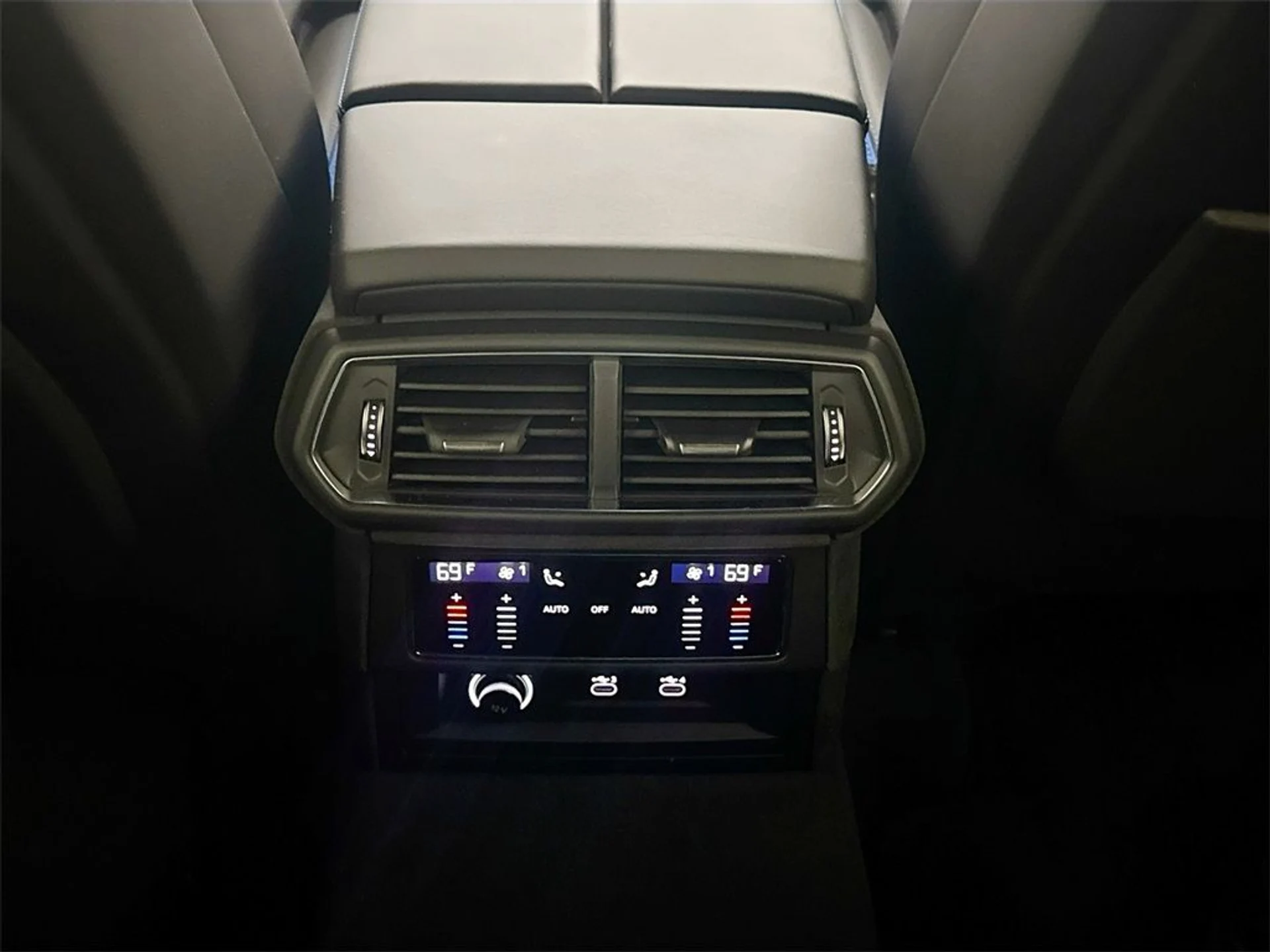 mph027_2227969394_eeceec9b5e8b96e648a2c871f131742c_546bf3e831