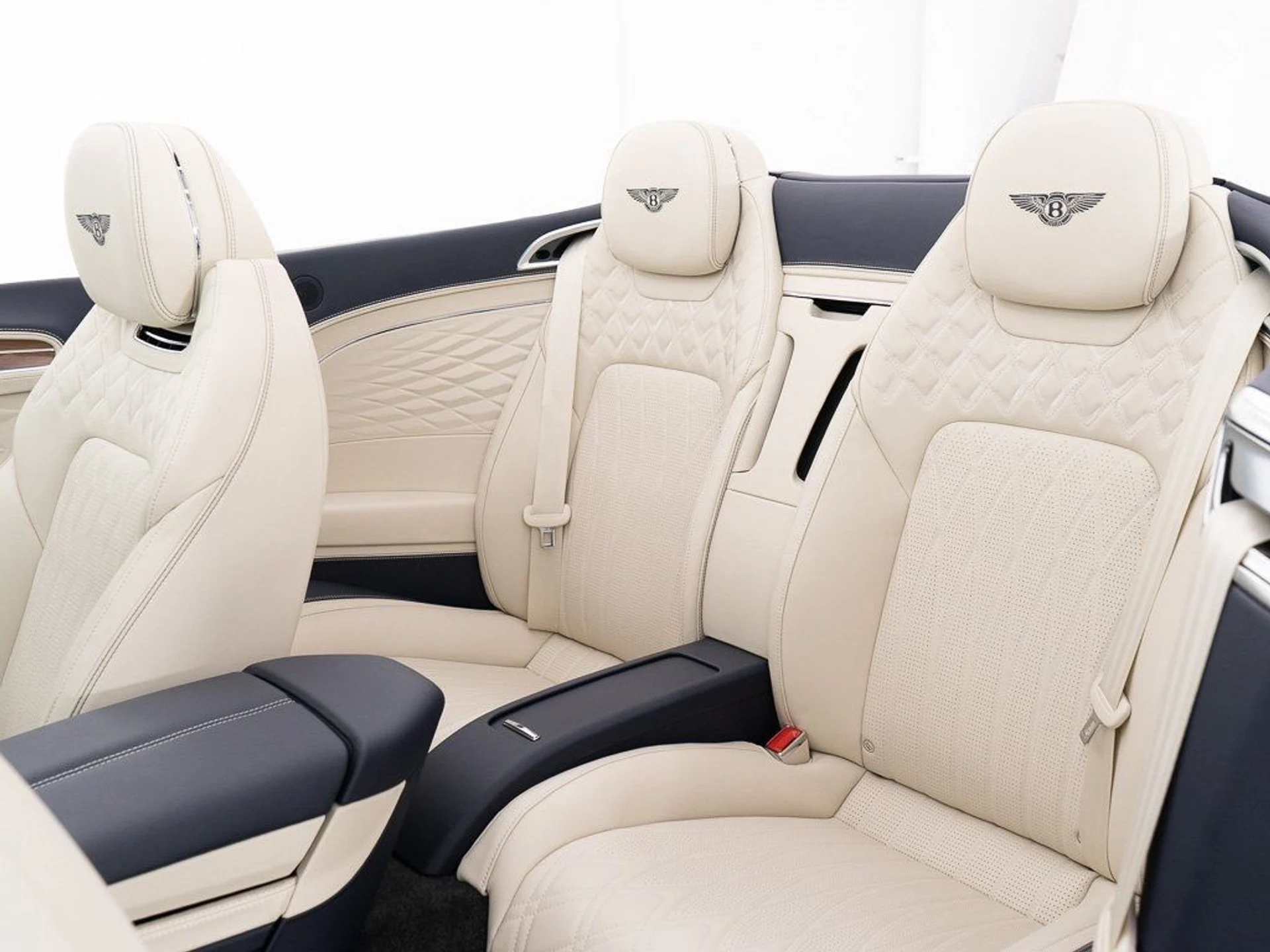 mph027_2230954767_276a772b17100e0ead18fd9b5eadc9e2_6c7b96db35