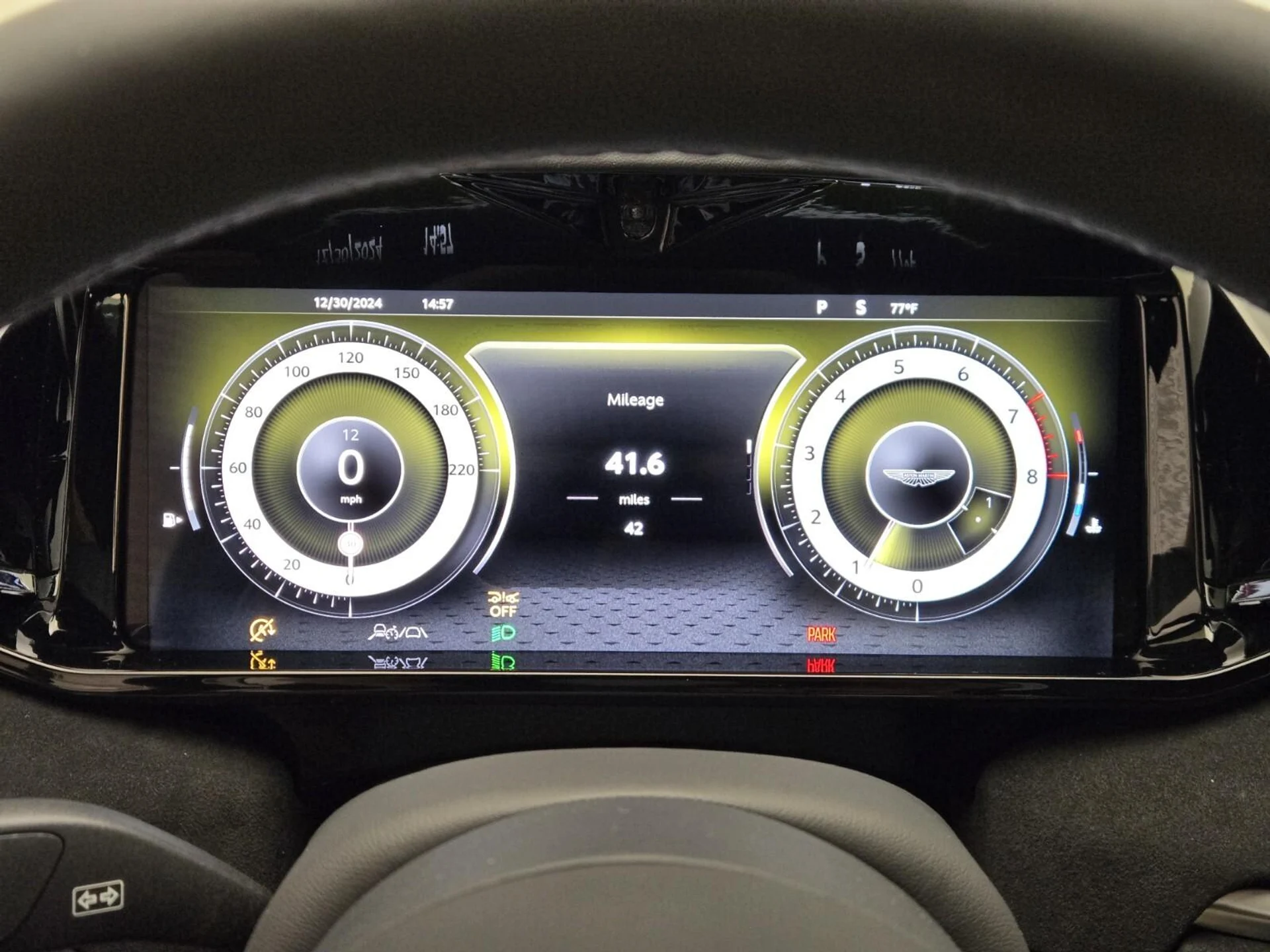 mph027_2231299468_New_2025_Aston_Martin_Vantage_1753161773_6bc8dbe939
