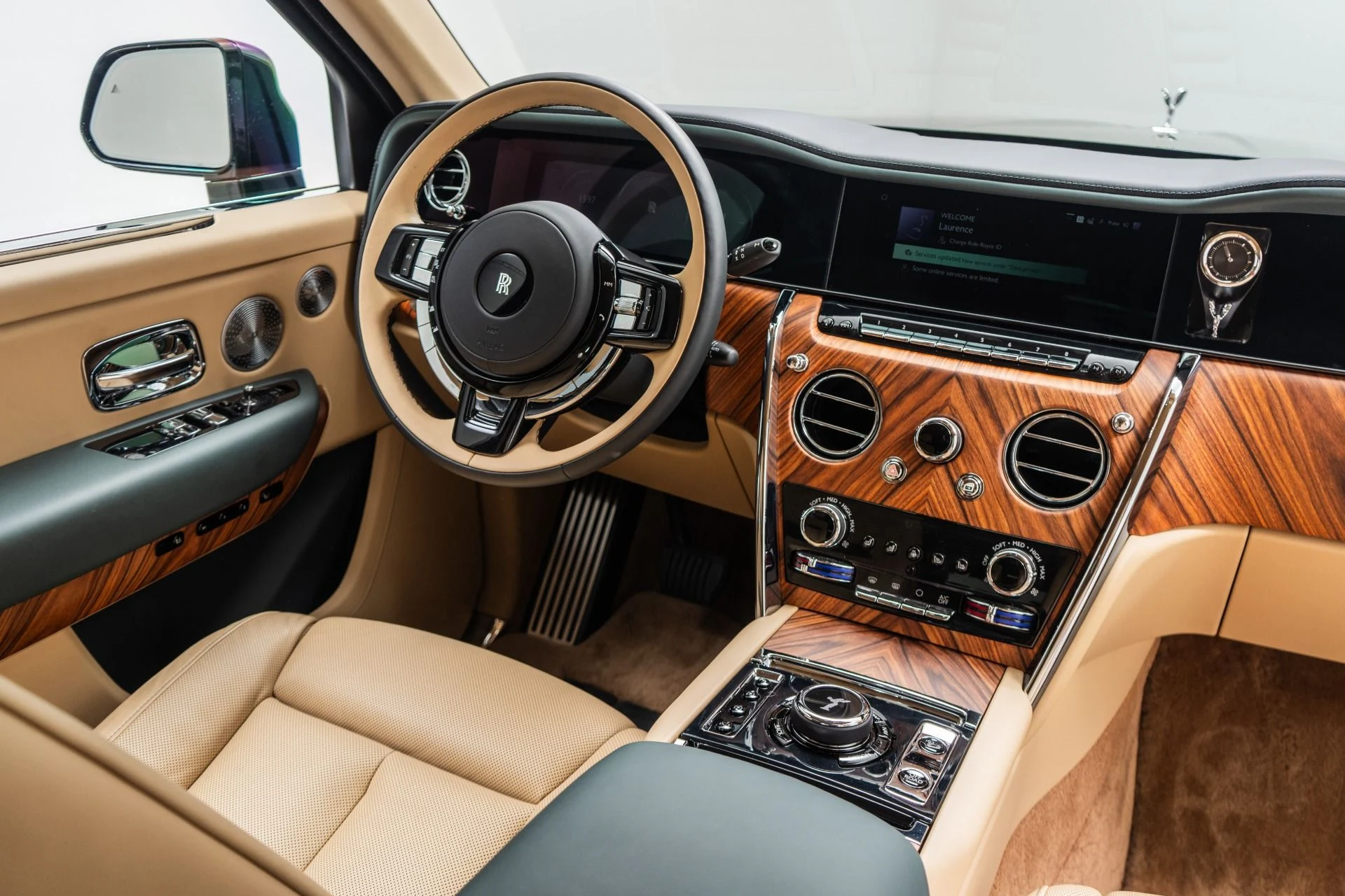 mph027_2232334104_Used_2025_Rolls_Royce_Cullinan_1773778505_51f9c109bd