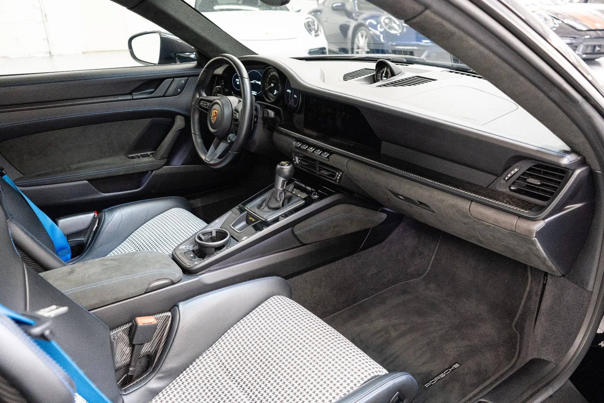 mph027_2233806341_Used_2022_Porsche_911_GT_3_1766000920_935d77d208