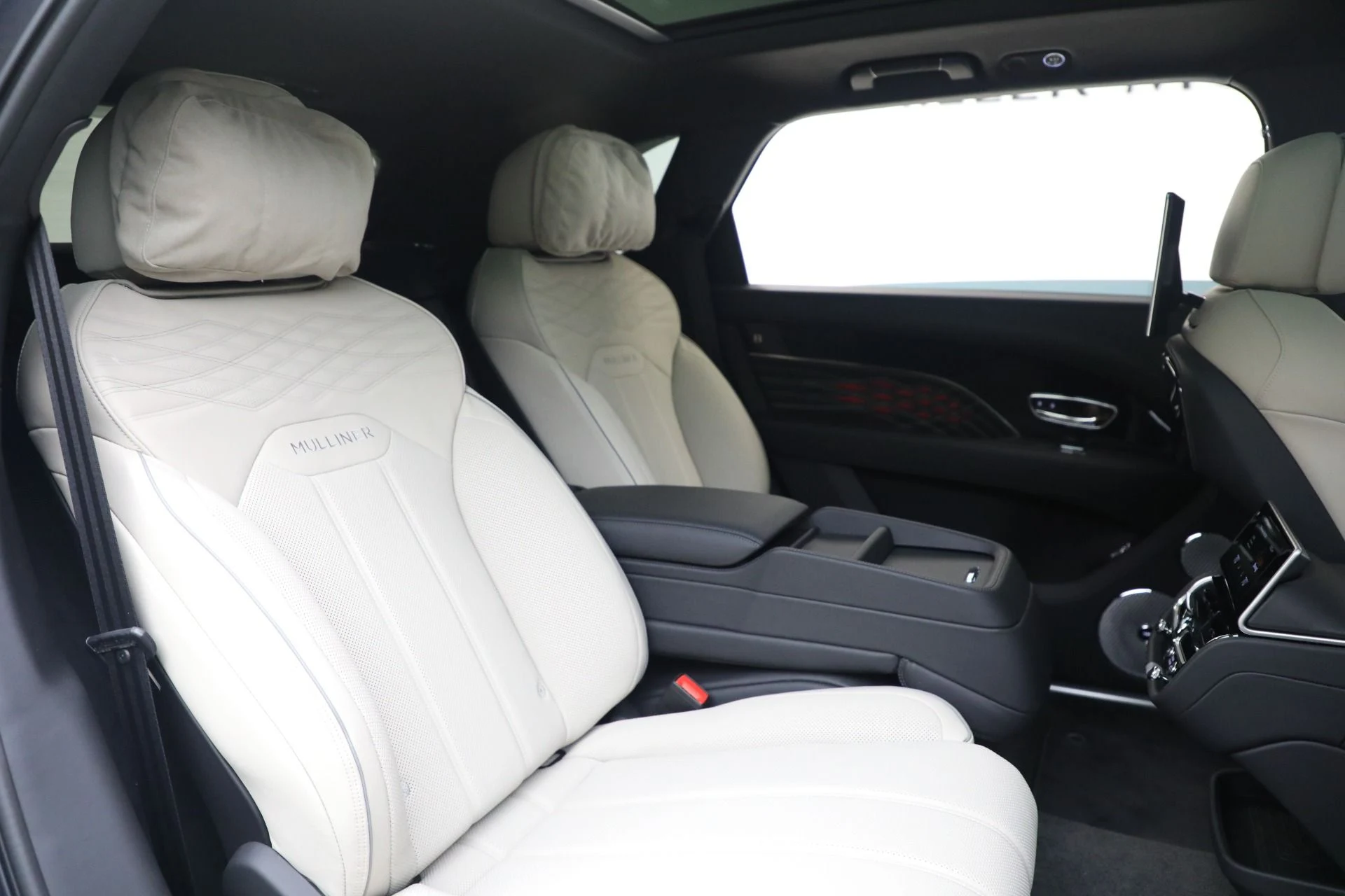 mph027_2236272402_New_2025_Bentley_Bentayga_EWB_Mulliner_V8_fd4ebadd30