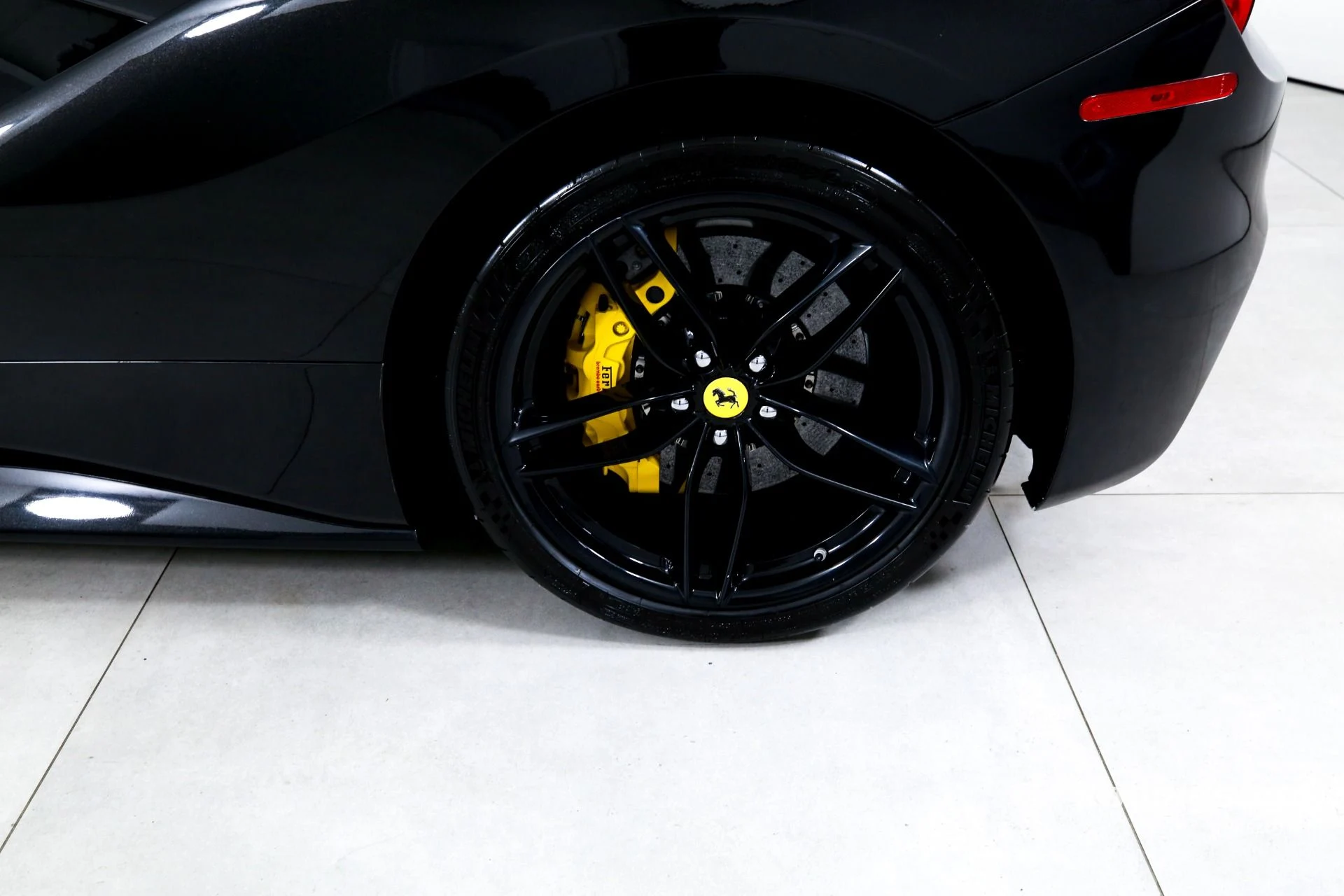 mph027_2238983755_Used_2018_Ferrari_488_GTB_1782503374_a29303b0cf