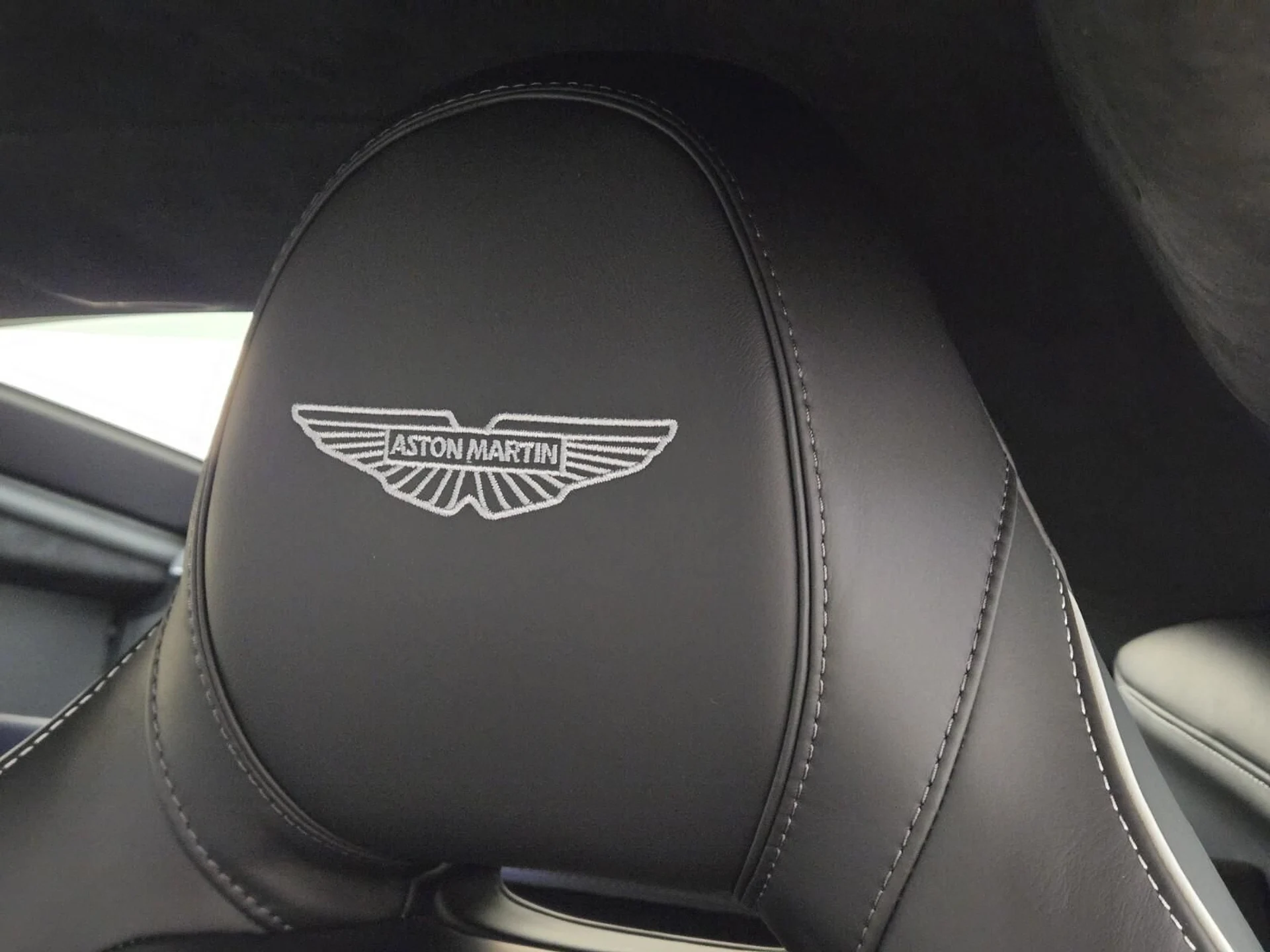 mph027_2247893053_New_2026_Aston_Martin_Vantage_S_1778909019_1ae1bdeae2
