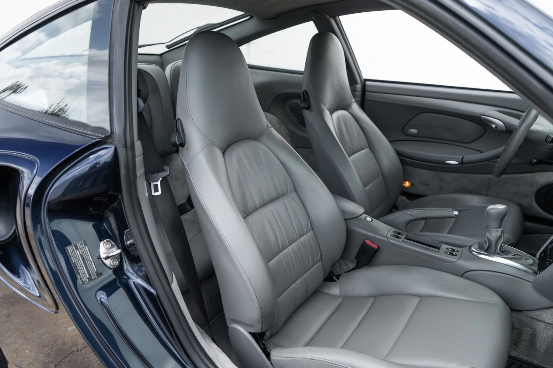 mph027_225322122_Used_2003_Porsche_911_Turbo_1776447916_2a28edf1b2