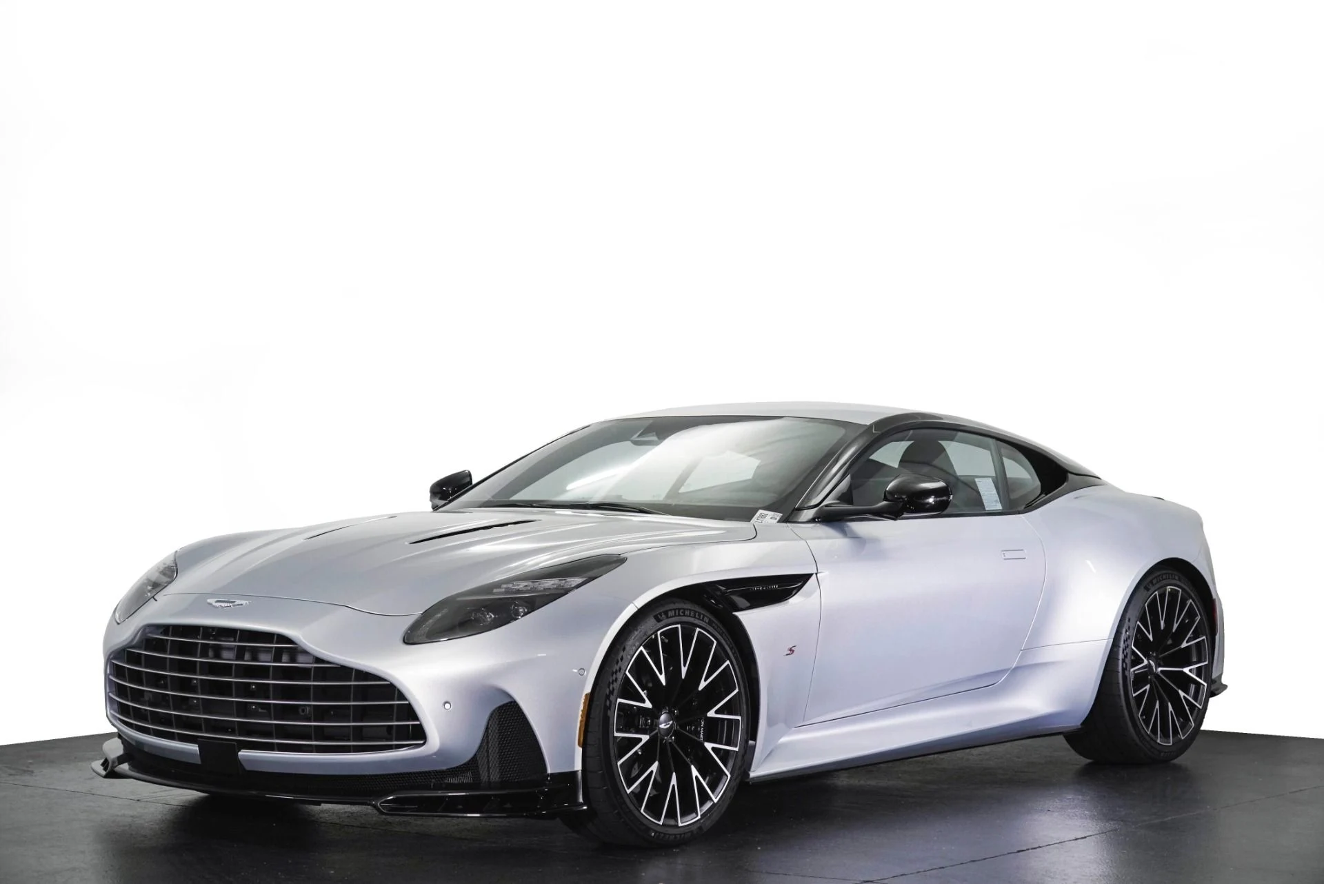 mph027_2254133567_New_2026_Aston_Martin_DB_12_1789417314_ecb151ad87