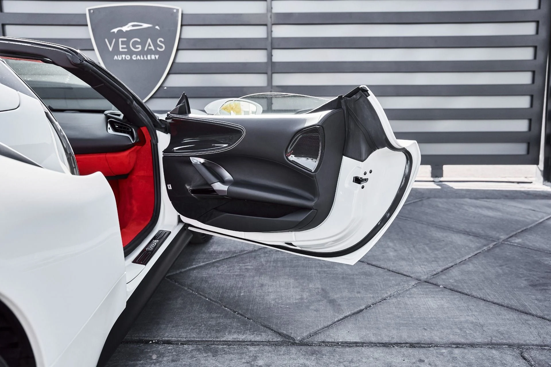 mph027_2263248820_Used_2025_Ferrari_SF_90_Spider_Base_1776876574_512f78d988