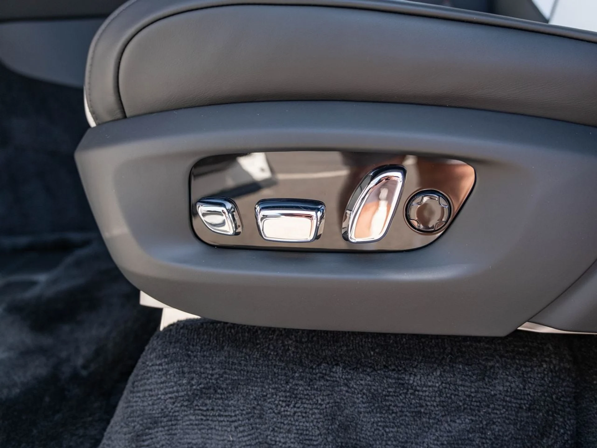 mph027_2266740941_b89dbbf86c020f3bb352157b72da8c21x_a344aba11f