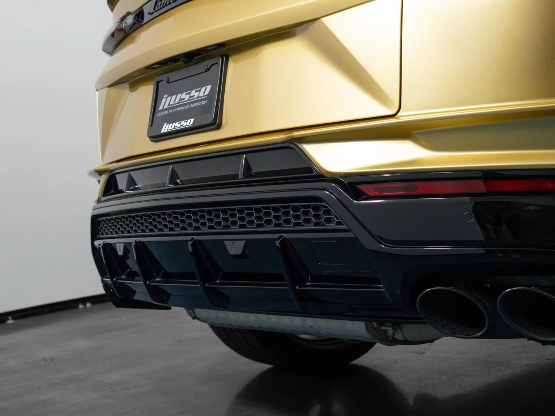 mph027_2267270135_Used_2023_Lamborghini_Urus_S_1785169230_bc2d07c3a1
