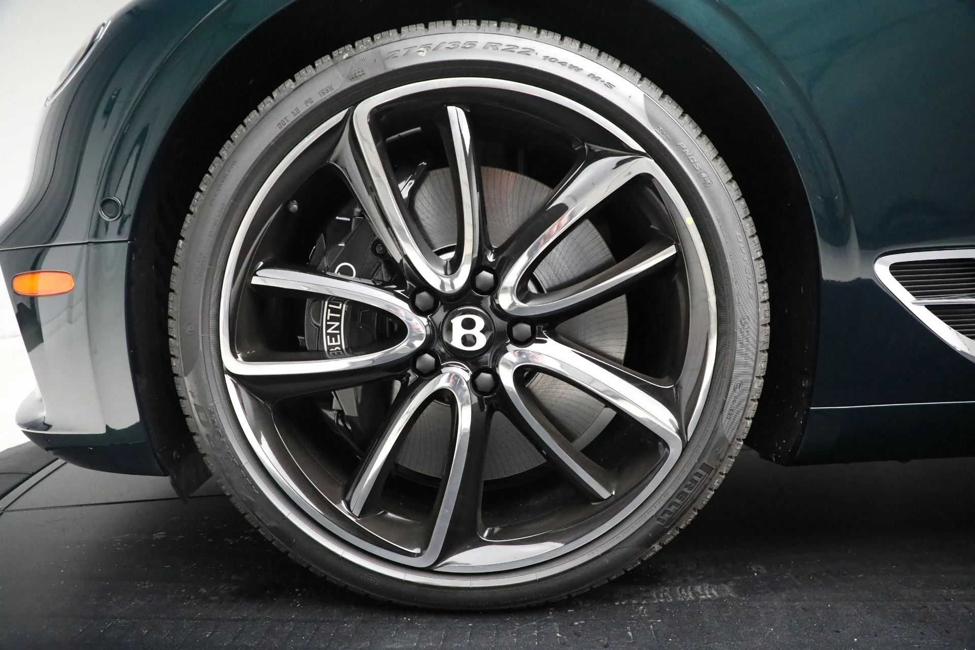 mph027_2269973262_New_2024_Bentley_Continental_GTC_V8_2d5db3923a