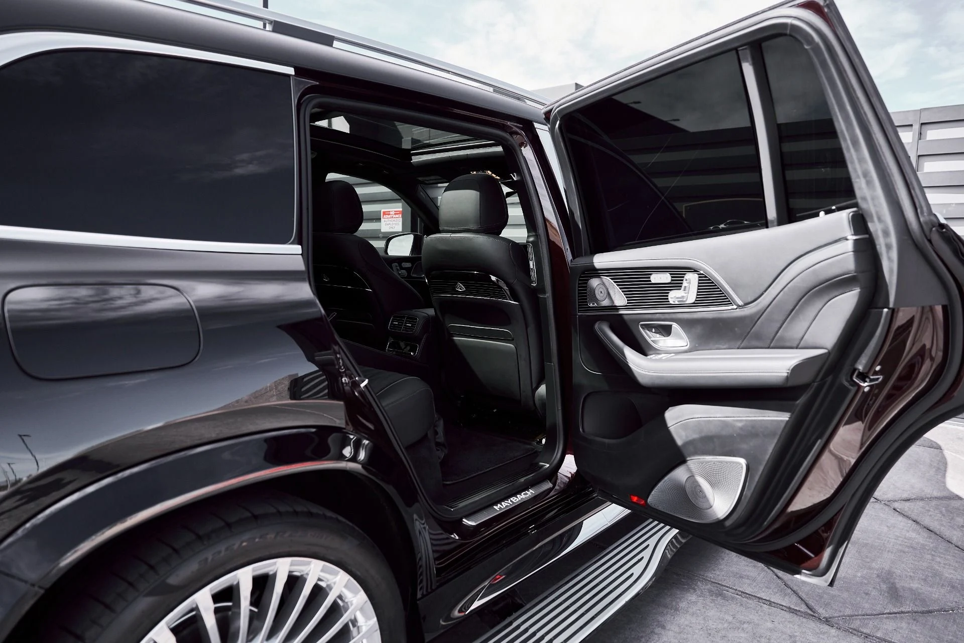 mph027_2273051705_Used_2024_Mercedes_Benz_GLS_Maybach_GLS_600_1773530603_50c1759048