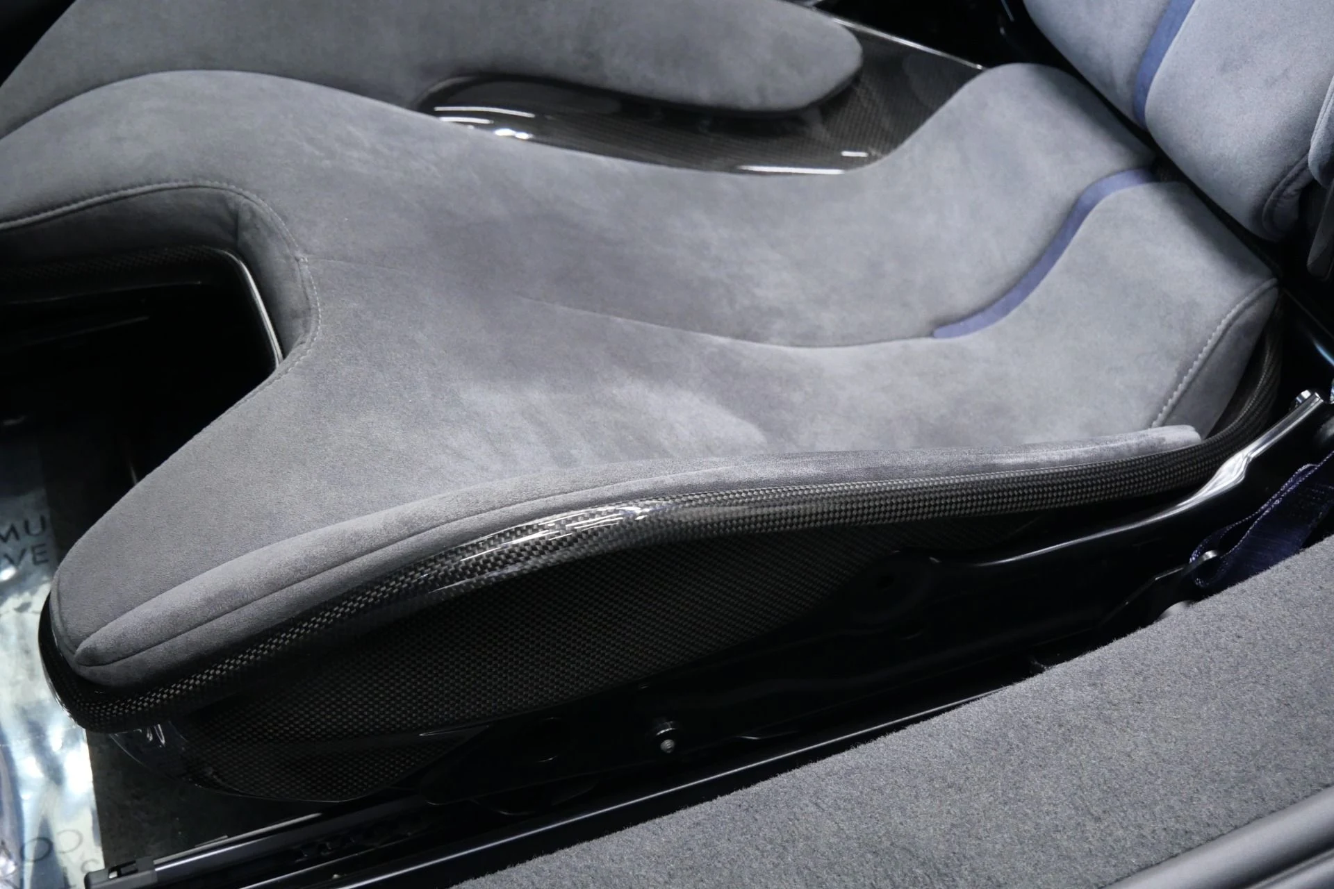 mph027_2277621050_Used_2025_Ferrari_296_GTS_As_New_With_181_Miles_818_Horsepower_Carbon_Racing_Seats_1756149197_840bd79d96