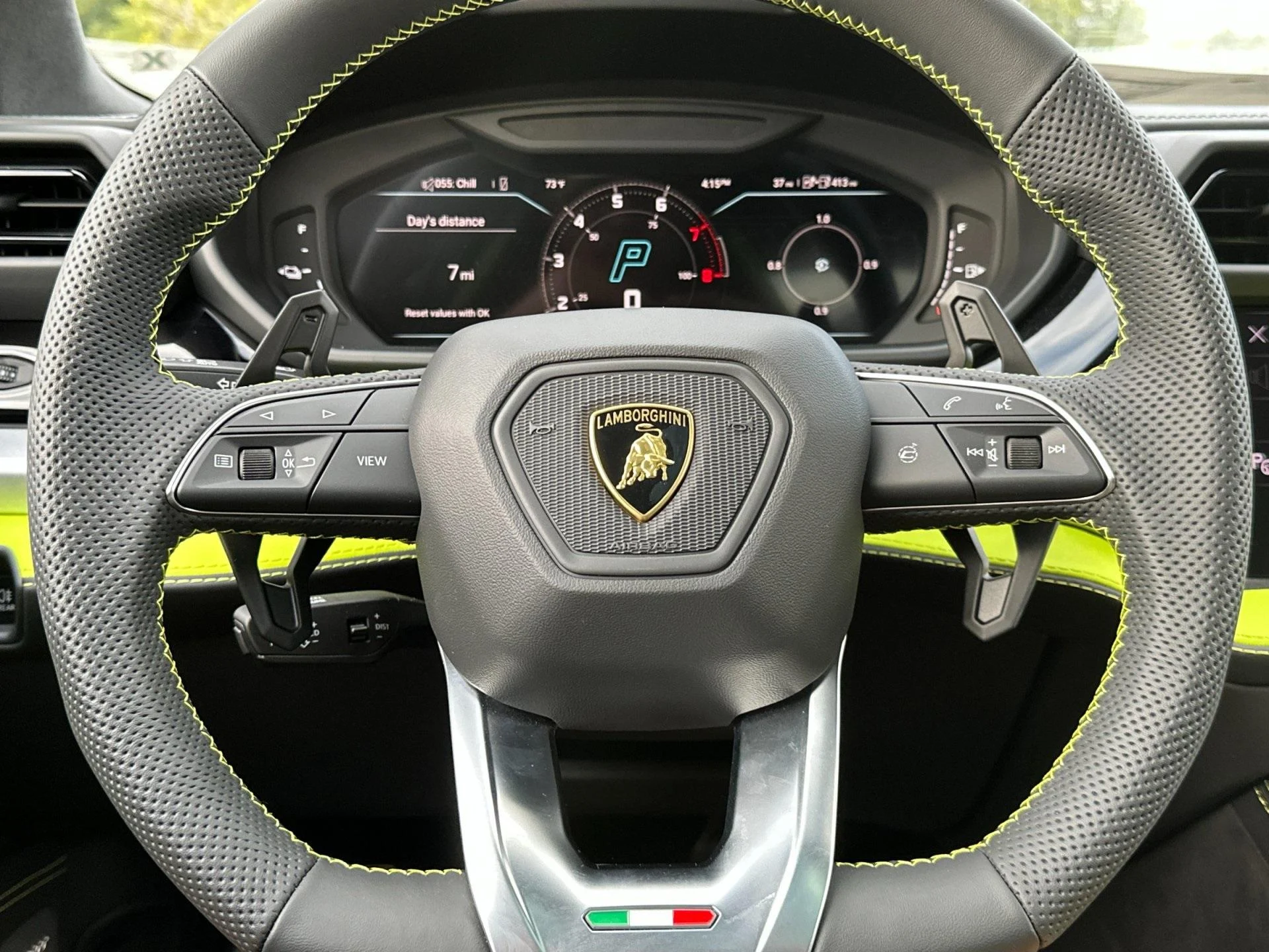 mph027_2282098360_New_2025_Lamborghini_Urus_SE_1762960341_ec51009453