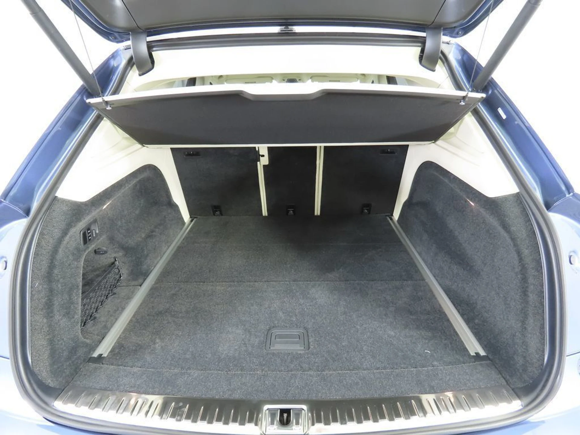 mph027_2284679426_new_2026_bentley_bentayga_8119_22957668_28_1024_e3a1169256