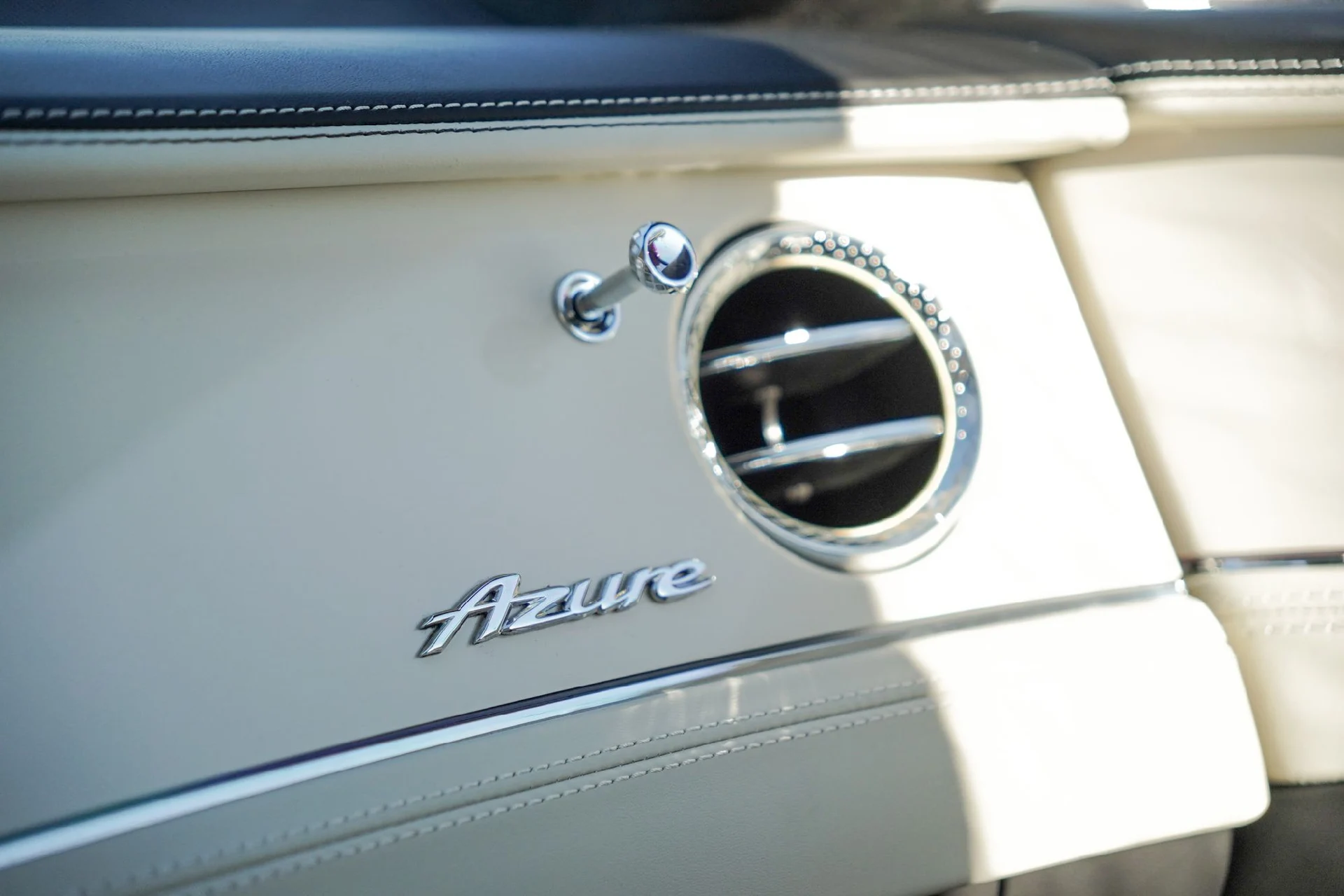 mph027_2286580851_Hi_Tech_Luxury_Imports_LLC_SCBCP_2_ZG_7_TC_025259_image_28_3b159414cf