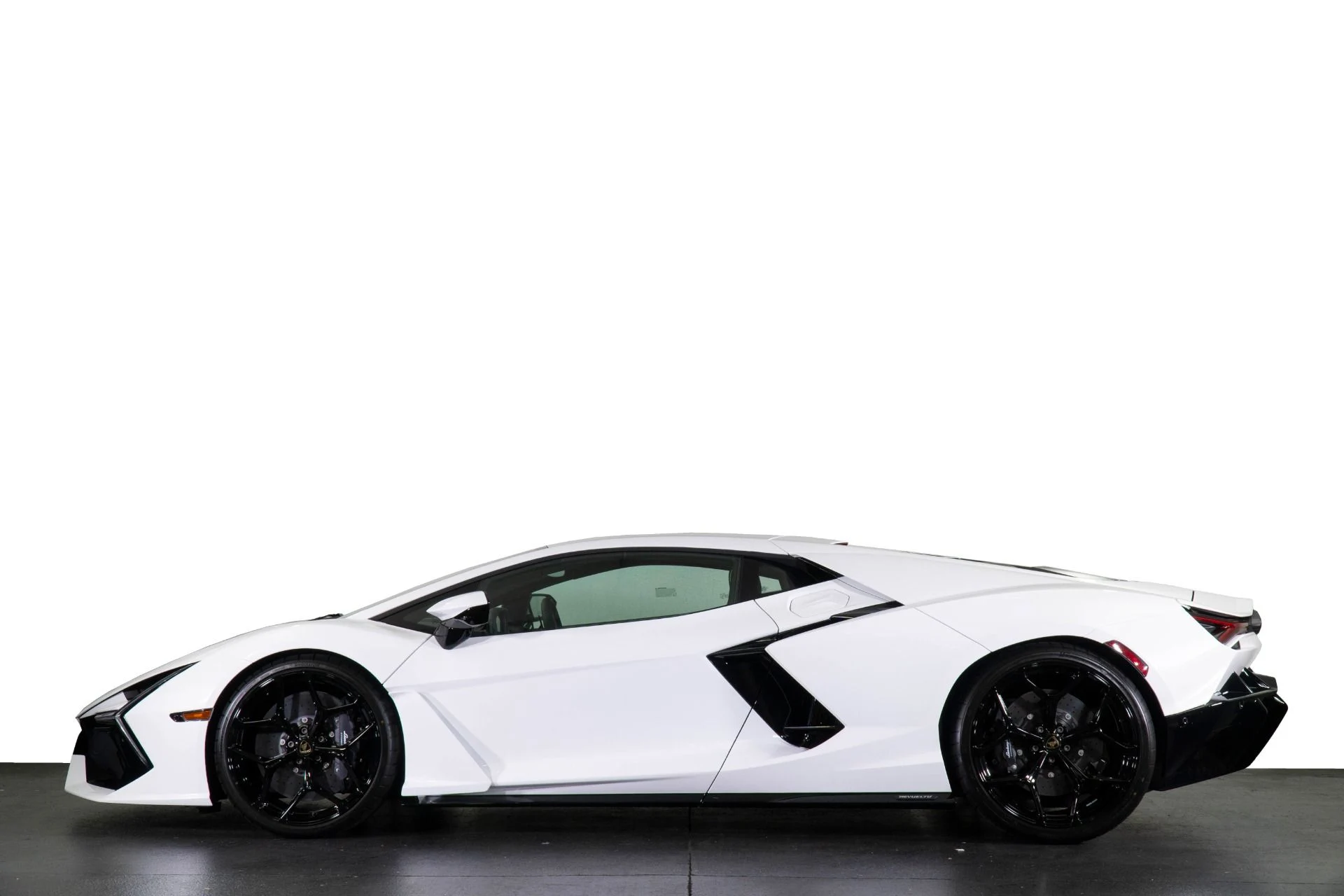 mph027_2299633272_New_2026_Lamborghini_Revuelto_1778722081_b5b27e263d