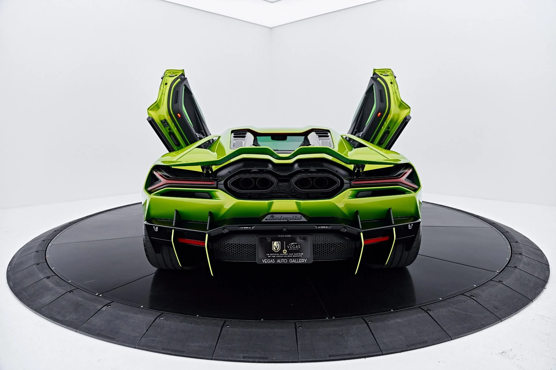 mph027_2301324893_Used_2025_Lamborghini_Revuelto_Base_1785288819_a240eae312