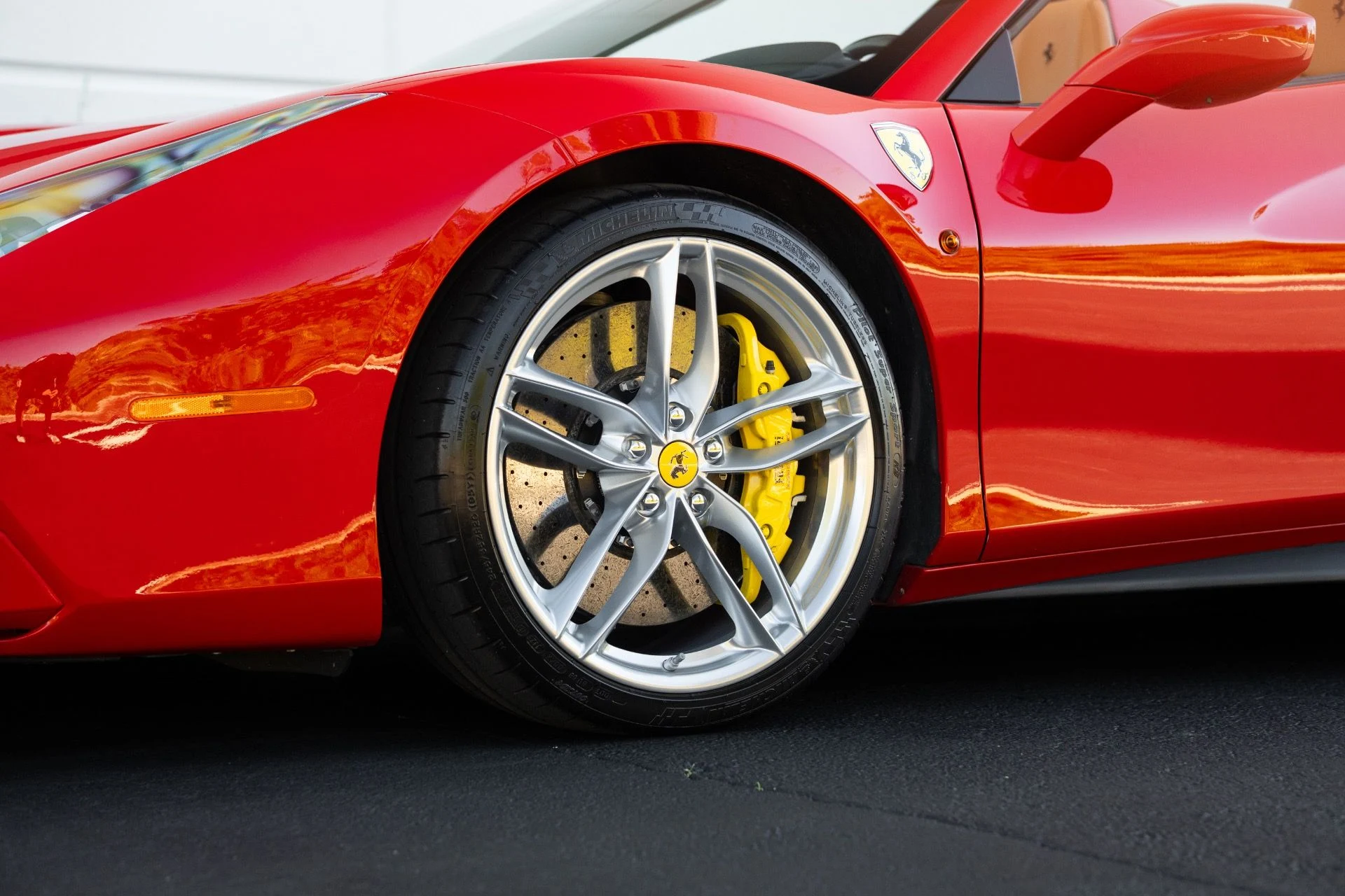 mph027_2303390146_Used_2017_Ferrari_488_Spider_1771886978_6711a6541c