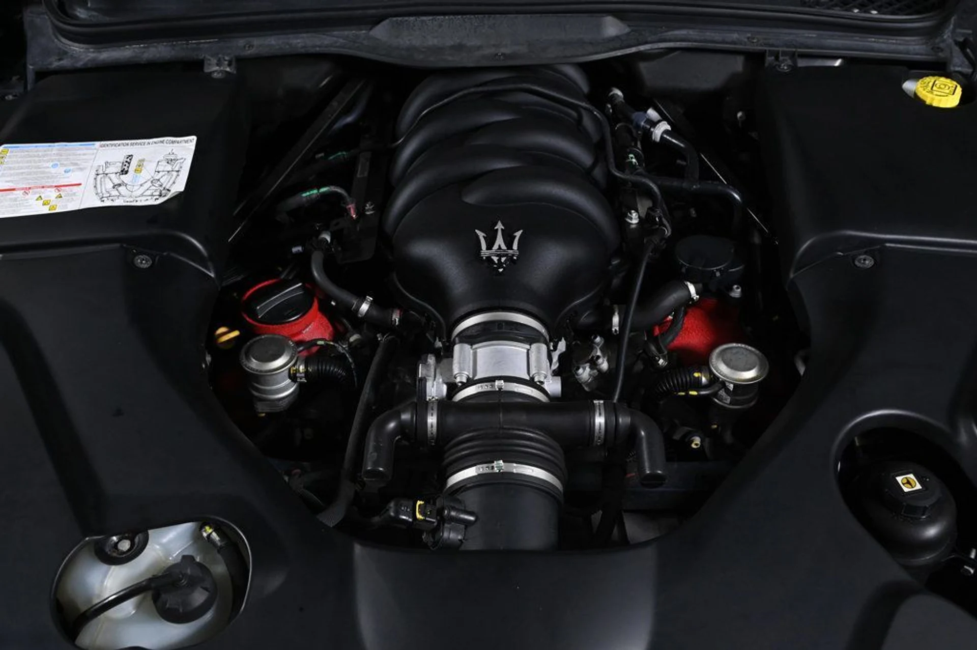 mph027_2308575348_used_2019_maserati_granturismo_sport_11350_23000858_27_1024_e54716add9