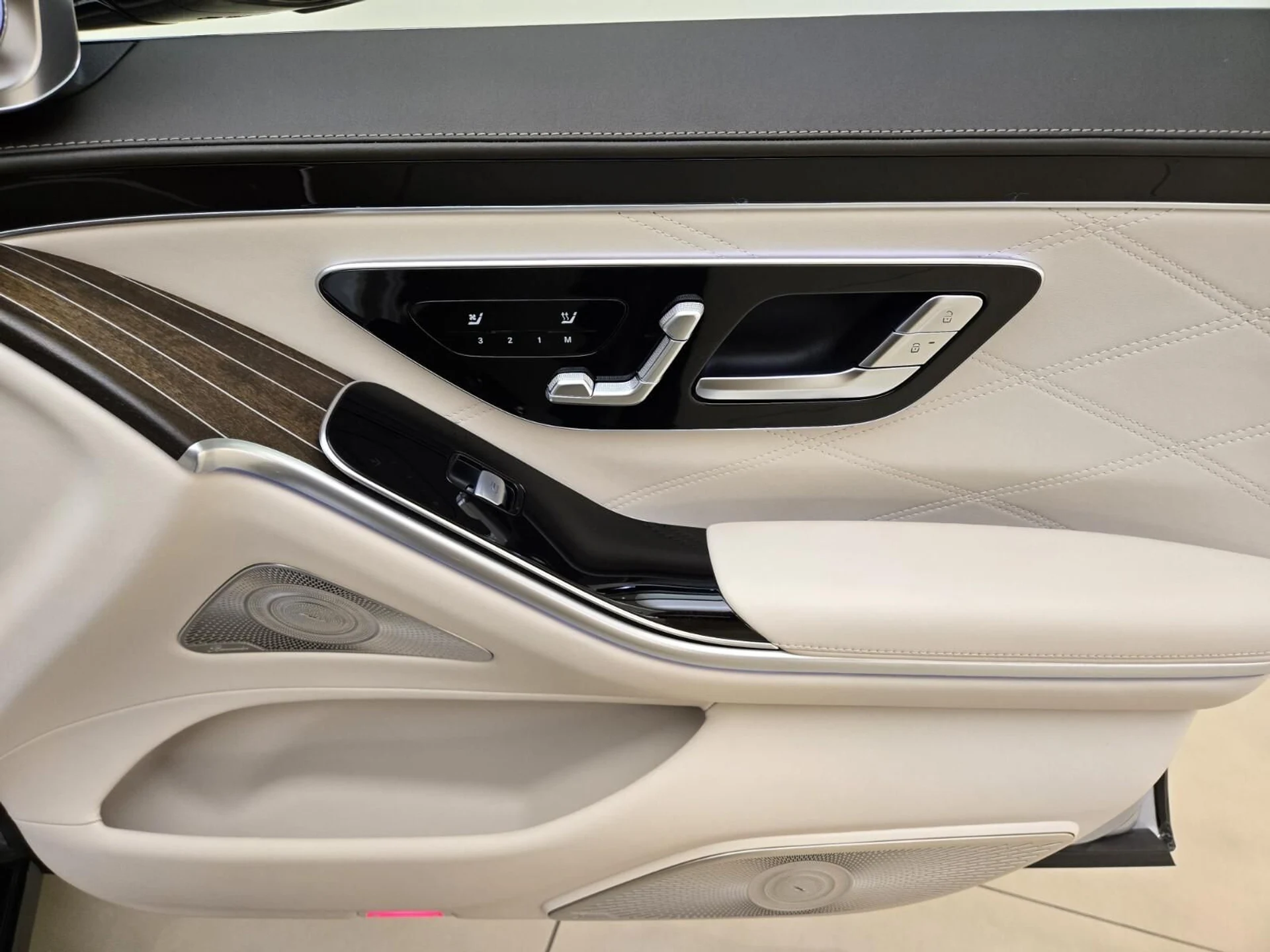 mph027_2311014600_Used_2024_Mercedes_Benz_S_Class_Maybach_S_580_1773122645_0b8ab3649d