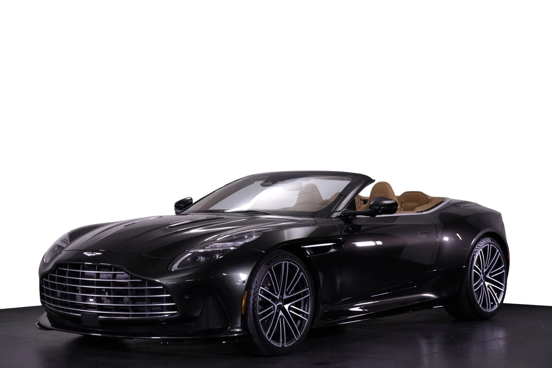 mph027_2314928064_New_2026_Aston_Martin_DB_12_Volante_Volante_1762323175_fad9987d9a