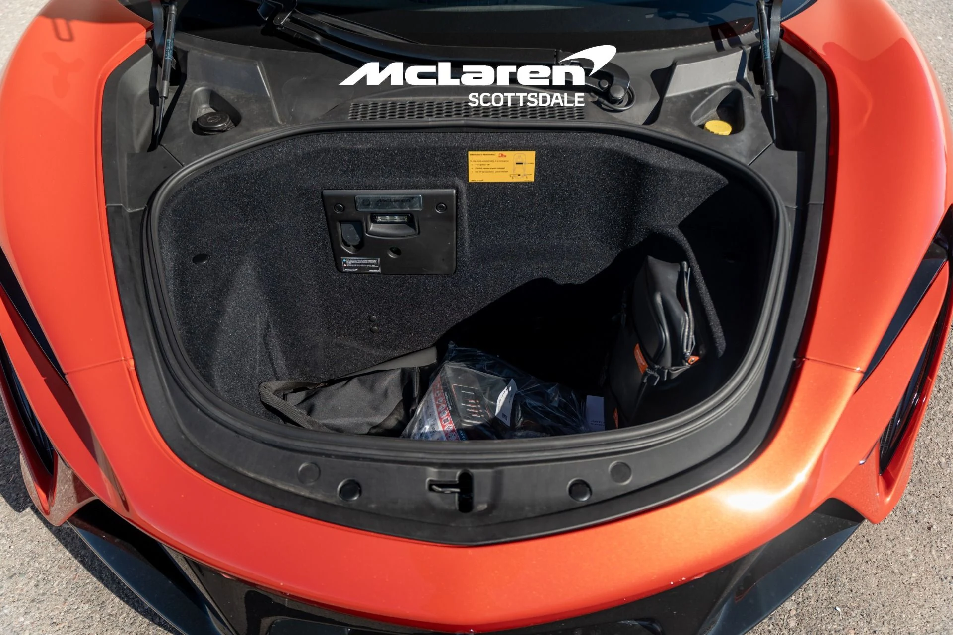 mph027_2320117101_Used_2024_MCLAREN_ARTURA_1762550497_00c0bea455