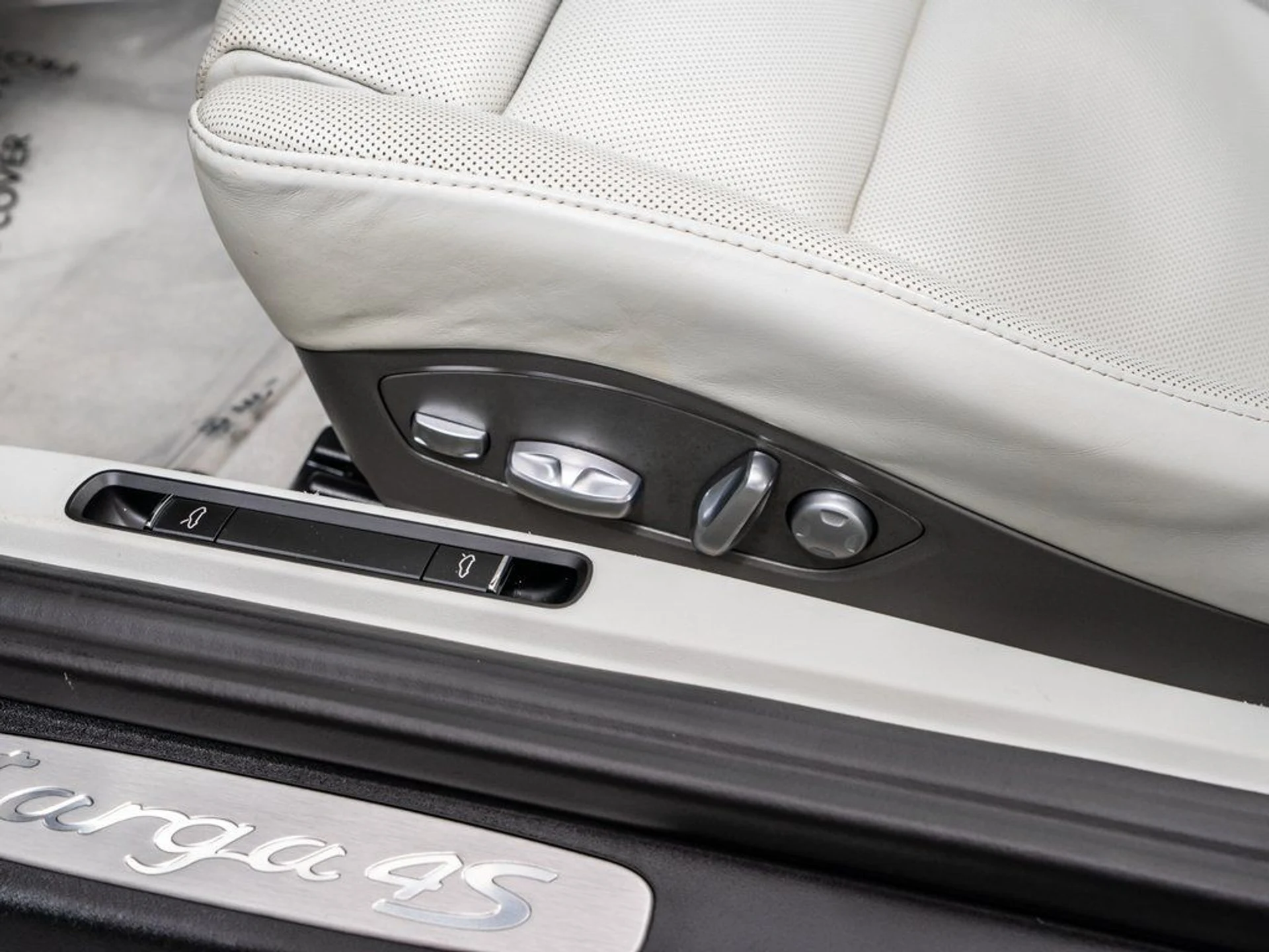 mph027_2324815891_f18904853cddc33117c65deae67337c7_abbf8d681e