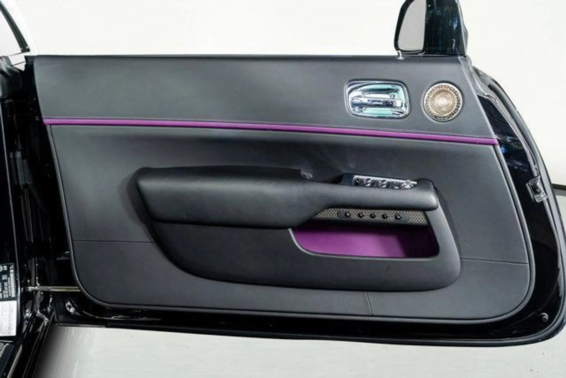 mph027_2327275841_u_Ot_Ww7vv_V3_Y_Nni5c_Per_DJUFAAYY_7cf4d2e42c