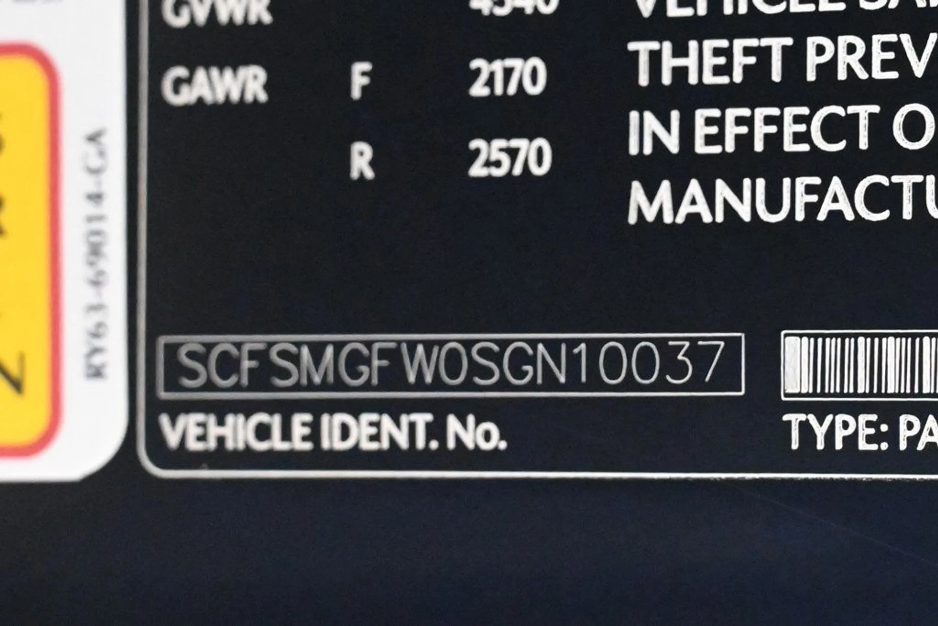 mph027_2337803078_used_2025_aston_martin_vantage_base_11350_22975162_27_1024_43c66e9c08