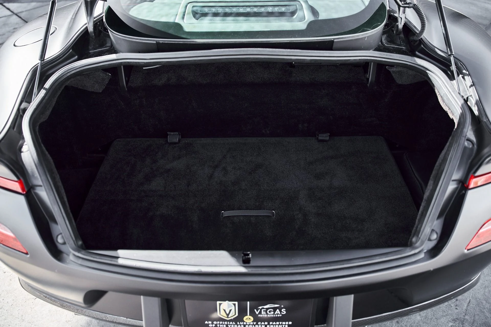 mph027_2343548934_Used_2014_Aston_Martin_Vanquish_V12_1773193802_5d41a8cc2e