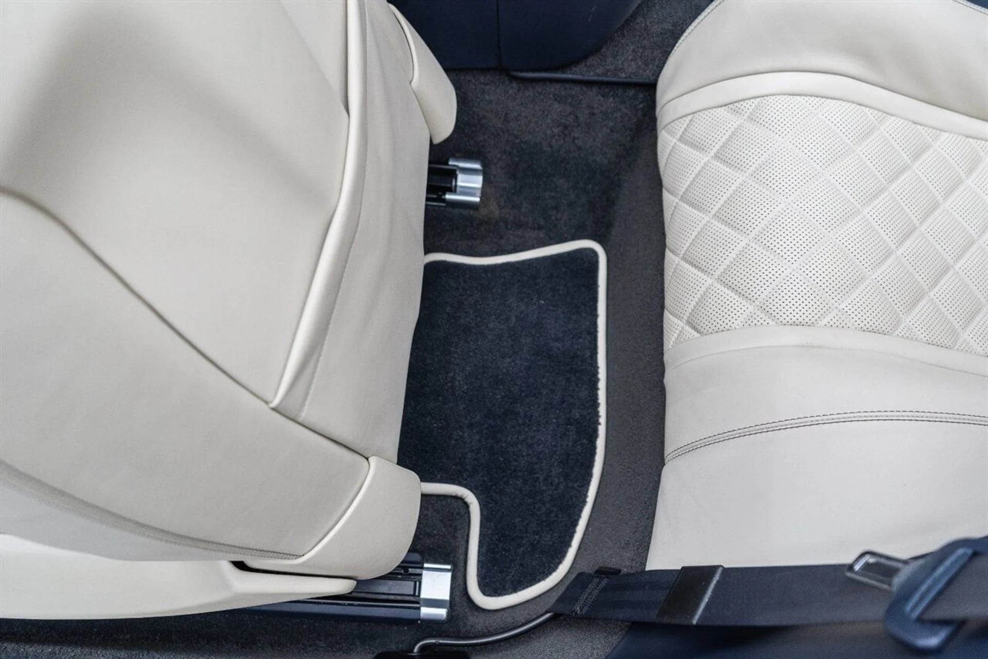 mph027_2346060256_680019af19_1280_bbad4ae3a3